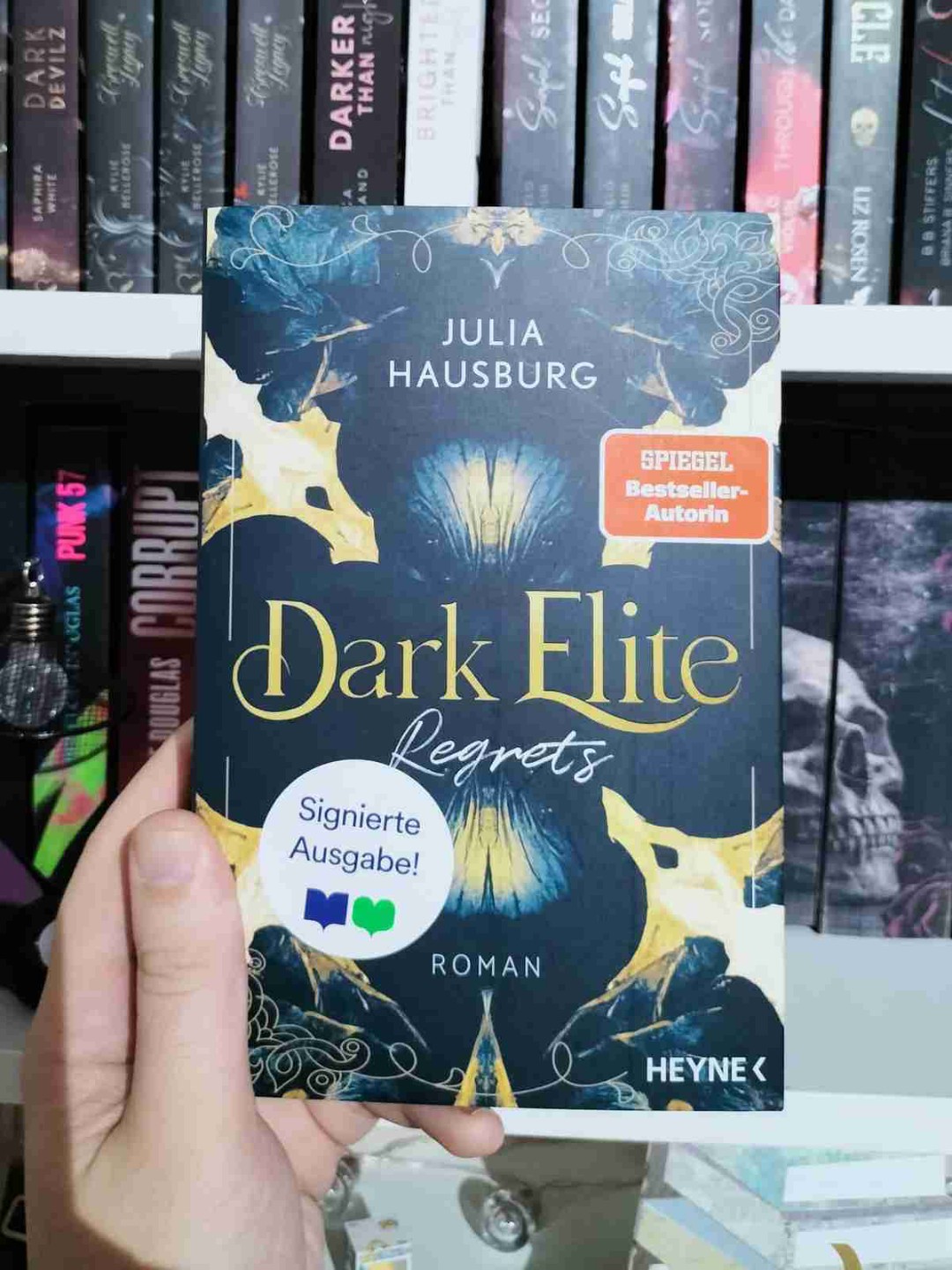 Zweiter Teil der Dark Elite Triologie.