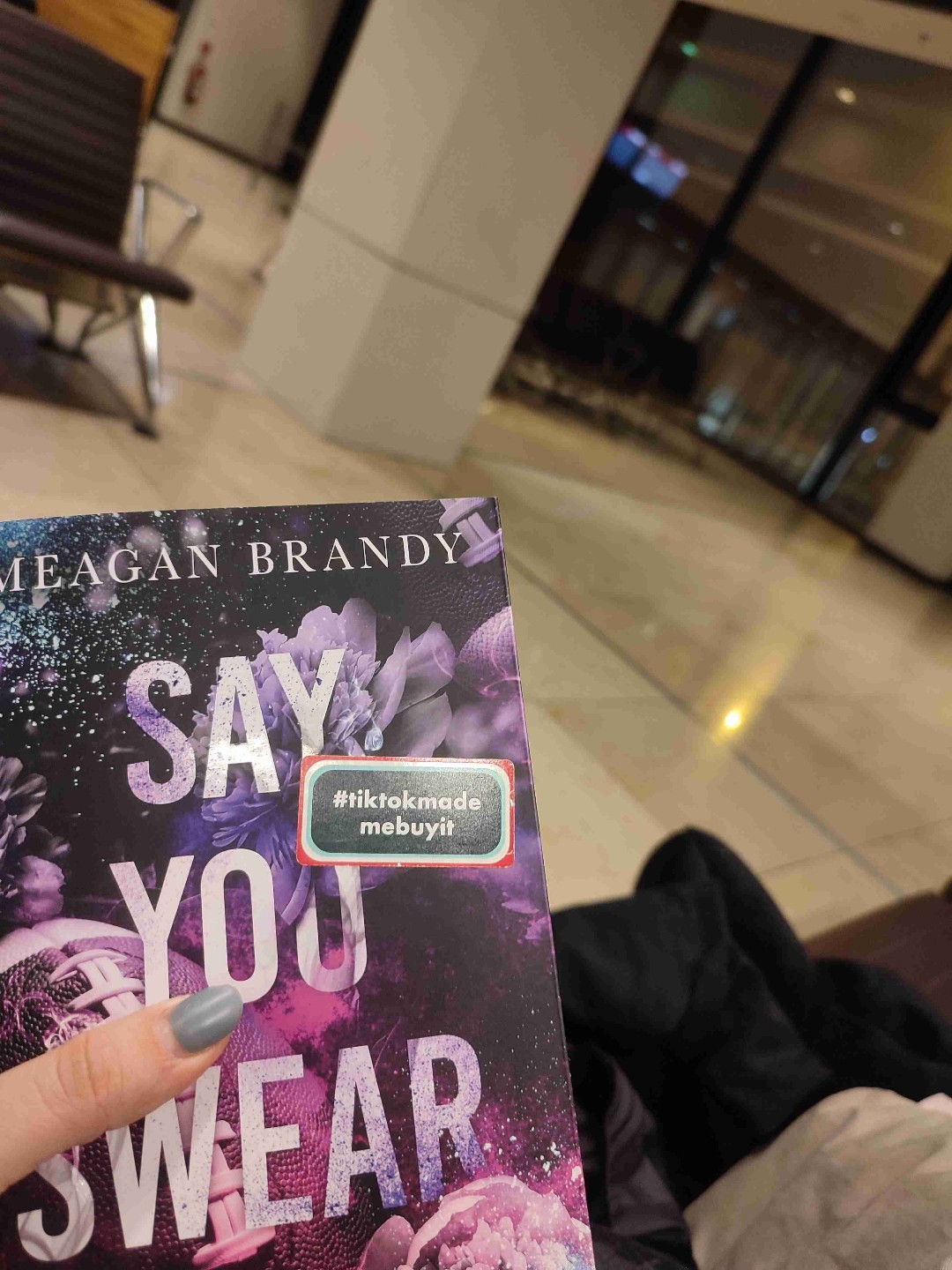 Dieses Buch hat mich durch so viele Emotionen gebracht und mich auf meinem Flug nach NYC begleitet.