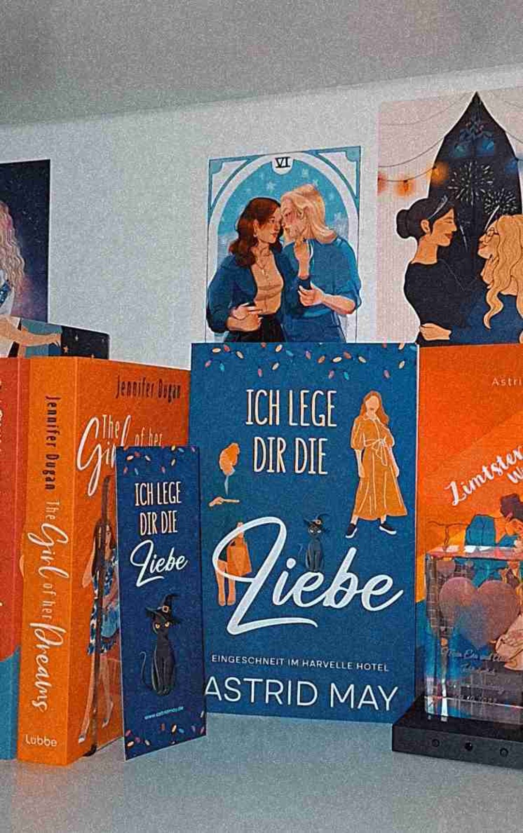 Super süße Story mit ganz vielen Wohlfühl-Momenten, habe es sehr geliebt und mir wäre auch nach dem Lesen kein passender Titel eingefallen als dieser 🤍 wie immer, reine Liebe und ein wenig Magie ✨️