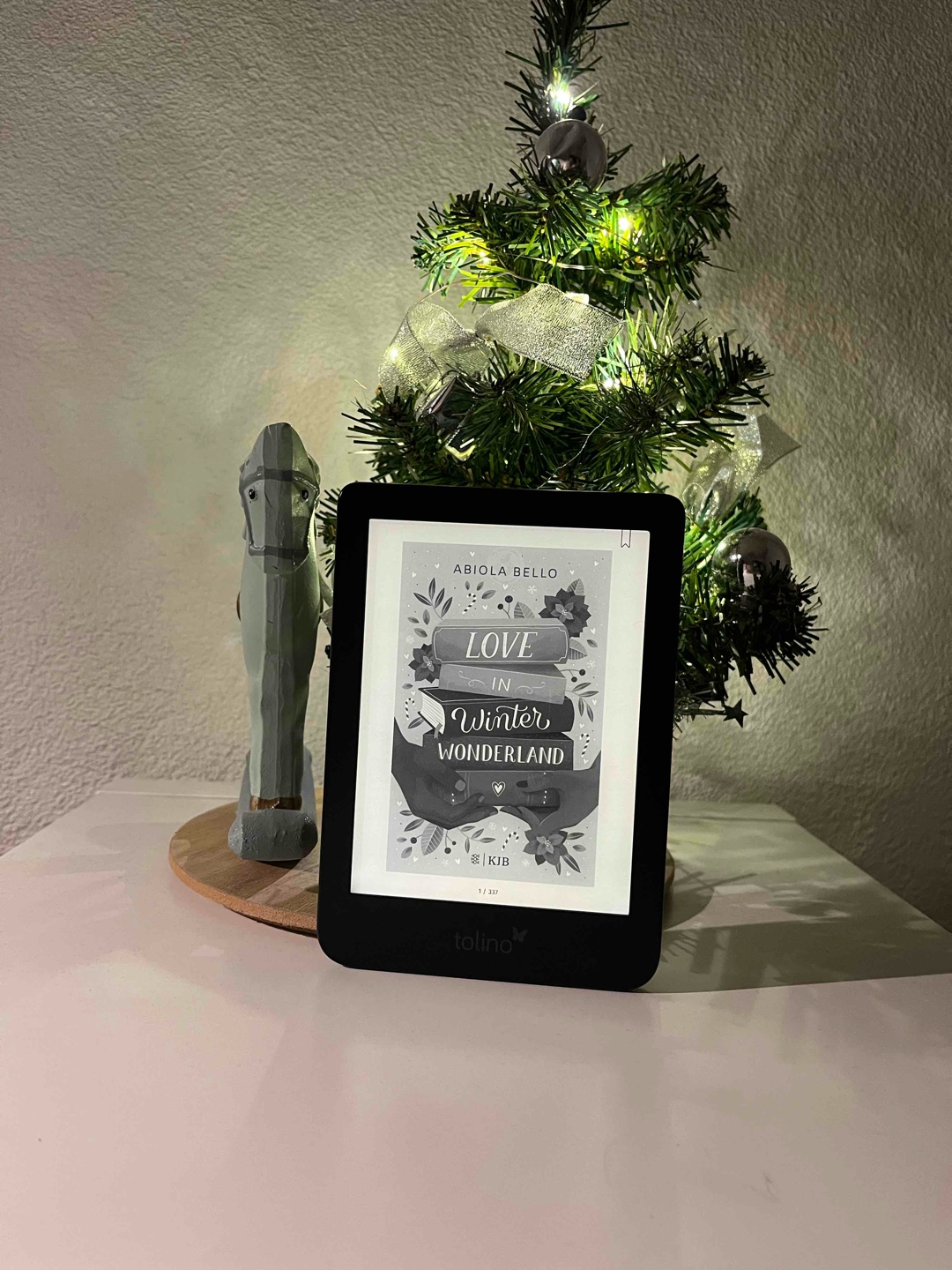 Am liebsten würde ich mich jetzt ins Bett kuscheln und mir meinen Stapel ungelesener Bücher vornehmen💗☺️