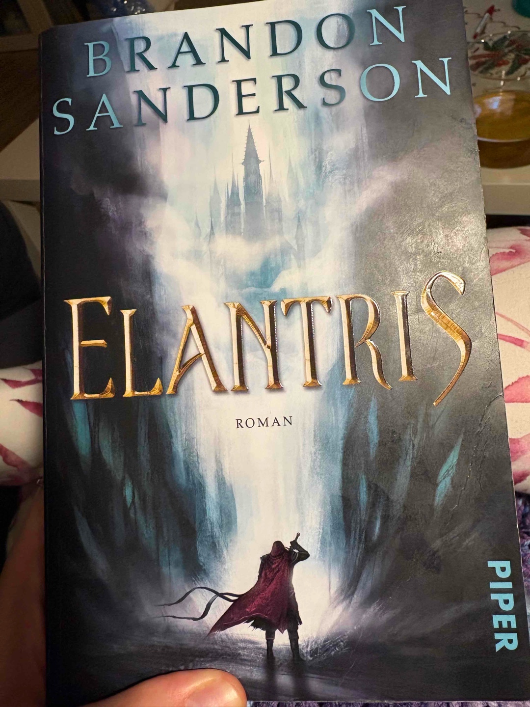 Was für ein Fest! Ich hab alles daran geliebt! Ich muss unbedingt mehr von dem Autor lesen 🤩♥️