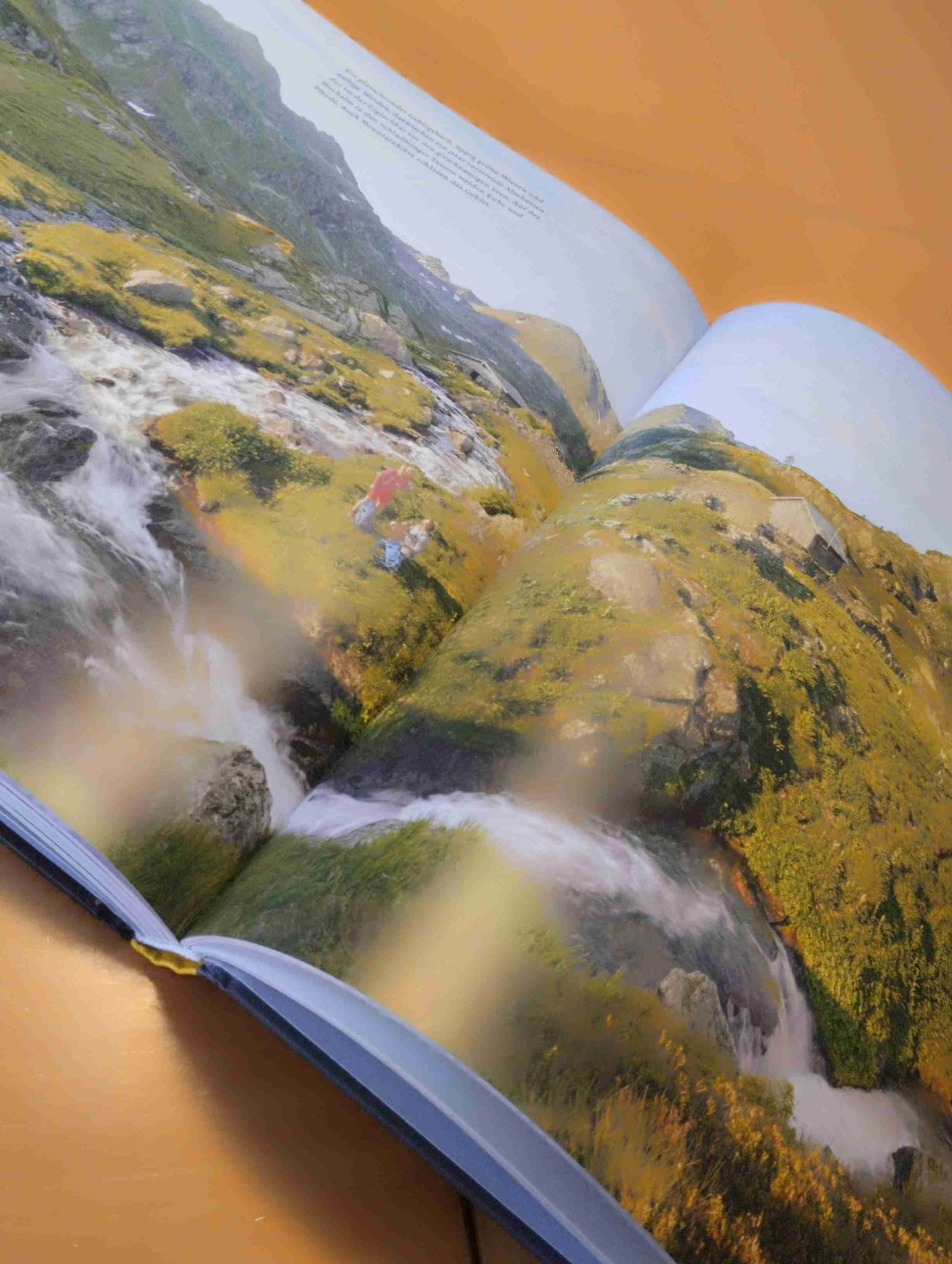 Sehr cooles Buch mit vielen Infos zu 
Den Dreharbeiten und der Bergrettung sowie der Ramsau und Umgebung.
