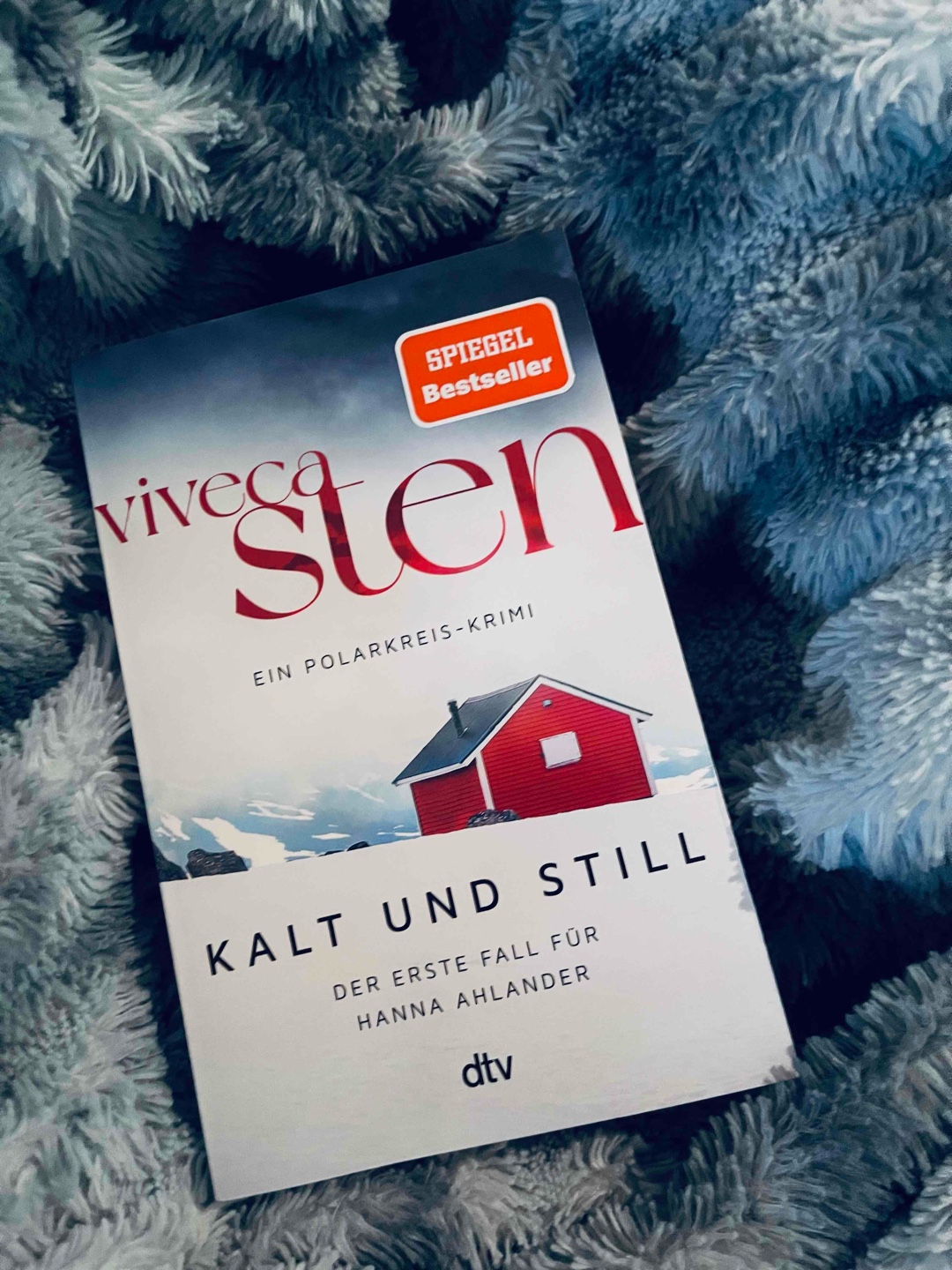 Empfehlenswert
Der Krimi ist einfach top. Man liest es und man hat das Gefühl, man schaut sich einen Film an.