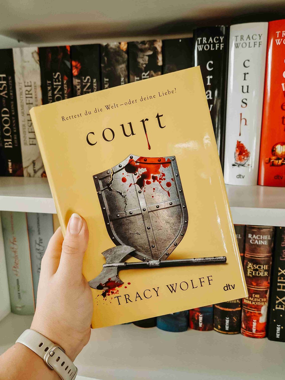 🧛🏻♂️🛡 | "So ist es eben mit der Vergangenheit. Man kann sie nicht ändern. Man kann sie nicht wiedergutmachen. Man kann sie nur verstehen. Und wenn man Glück hat, diesen Fehler nicht wiederholen."