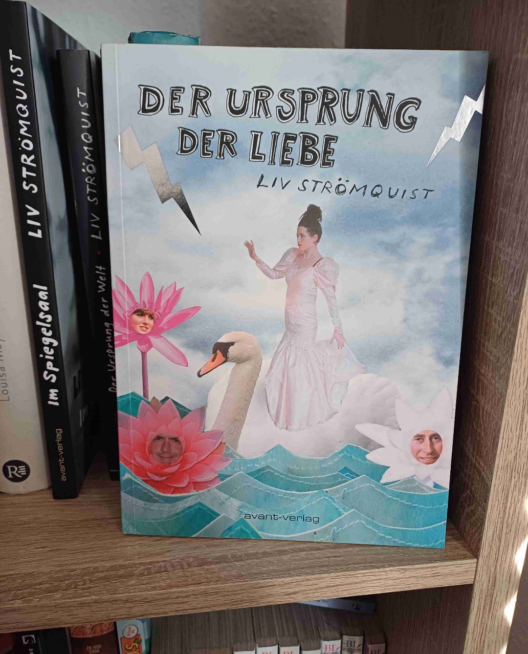 Mit ihrem einzigartigen Stil öffnet uns Liv schmerzlich die Augen - und mildert alles mit einer gehörigen Portion Humor ab. Ein Wunderwerk!