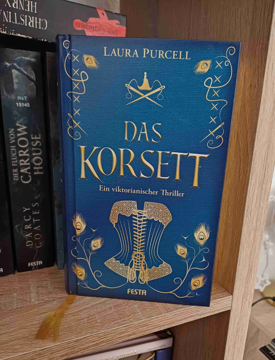 Gott, hat mich das mitgenommen. Düster, spannend, toll geschrieben. Mein Herz bricht für Ruth und Mim.