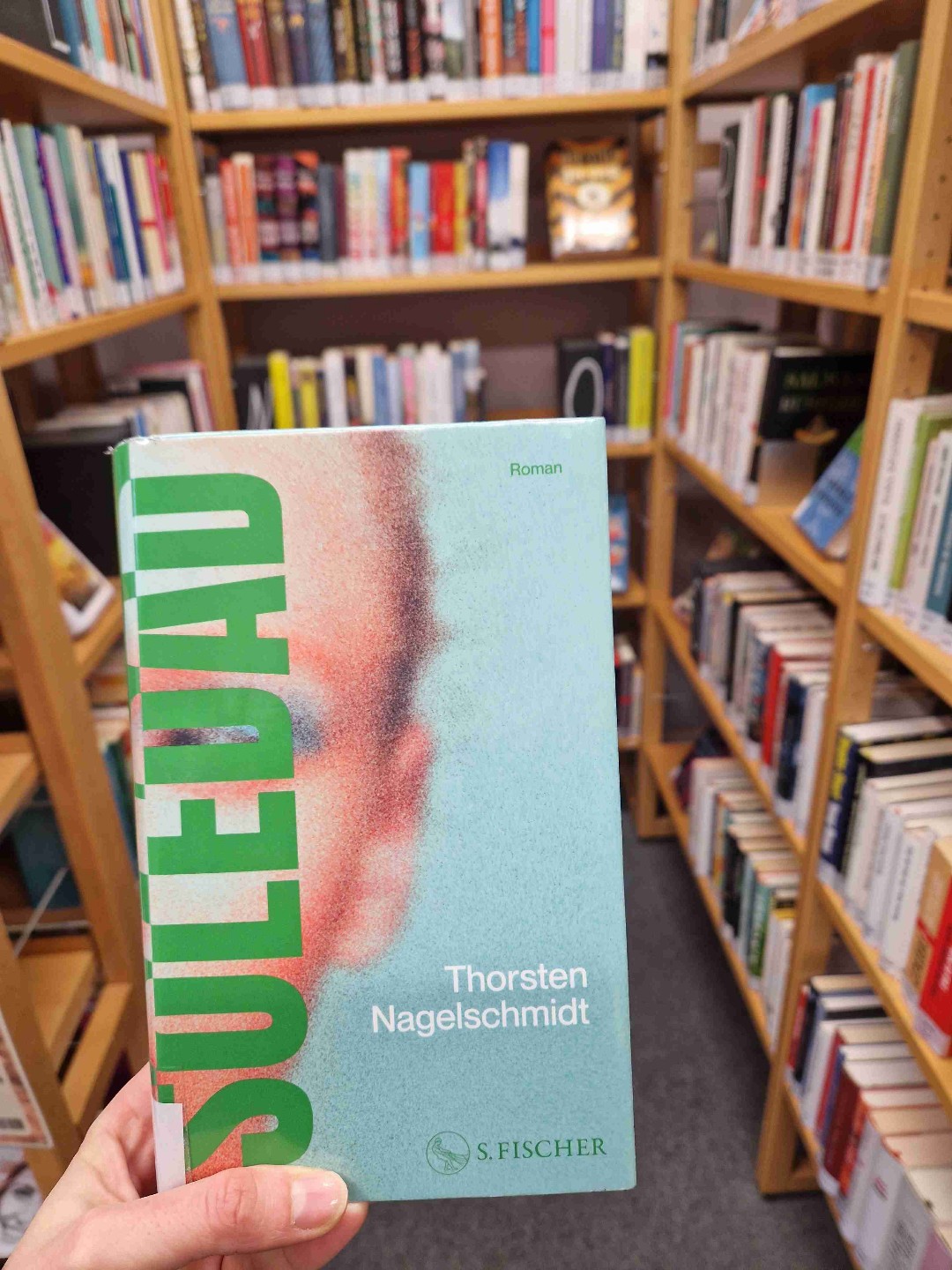 Thorsten Nagelschmidt ist evtl. mein neuer Lieblingsautor. Liegt vielleicht auch daran, dass er die Protagonistin Alena genannt hat ;)