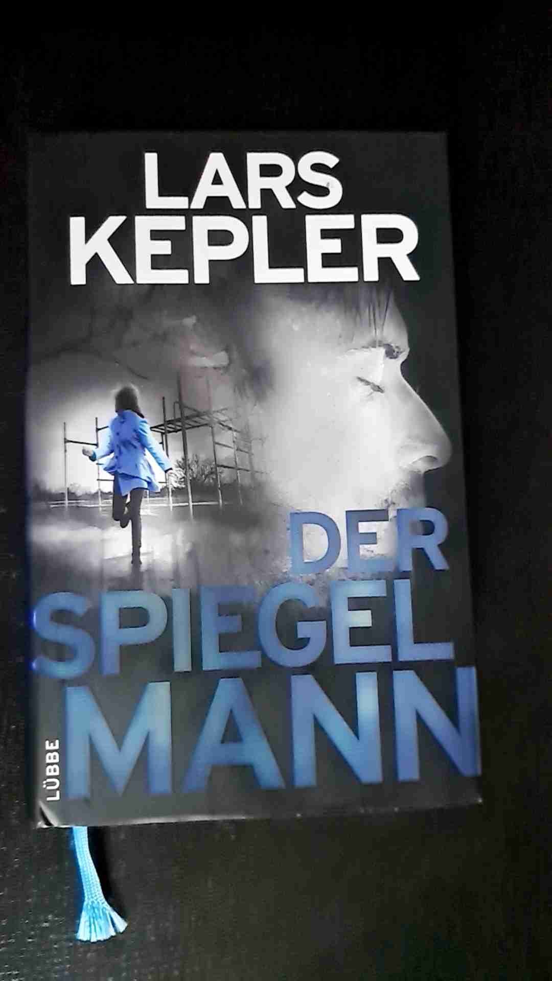 Spannend, nichts für schwache Nerven 😱👍
Es war eine so spannende Geschichte, dass ich das Buch kaum aus der Hand legen konnte.
Man bekommt sehr interessante Einblicke in die Psyche eines Menschen.
Es wird alles so genau beschrieben, daß ich teilweise Gänsehaut bekommen habe.
Das Ende war für mich eine schockierende Wendung womit ich nie gerechnet hätte 😱😲