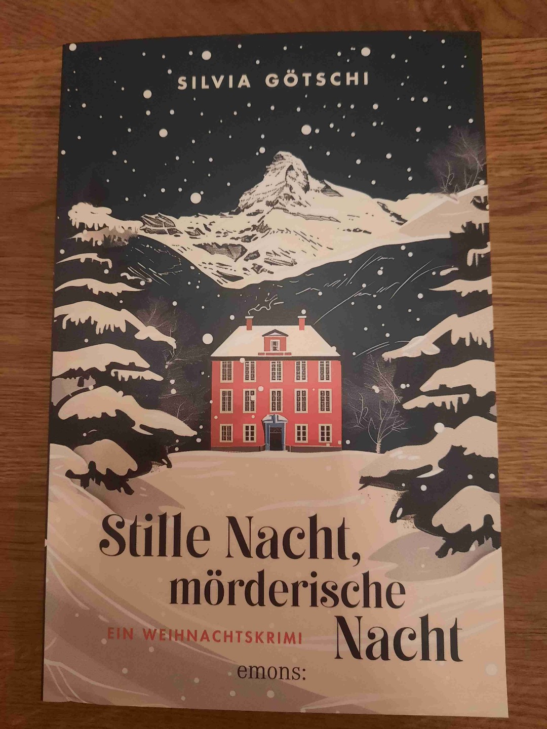 -Unsympathische Sippschaft- wenig Einfallsreichtum - unzureichendes Ende - schöne Buchgestaltung - Rezepte-