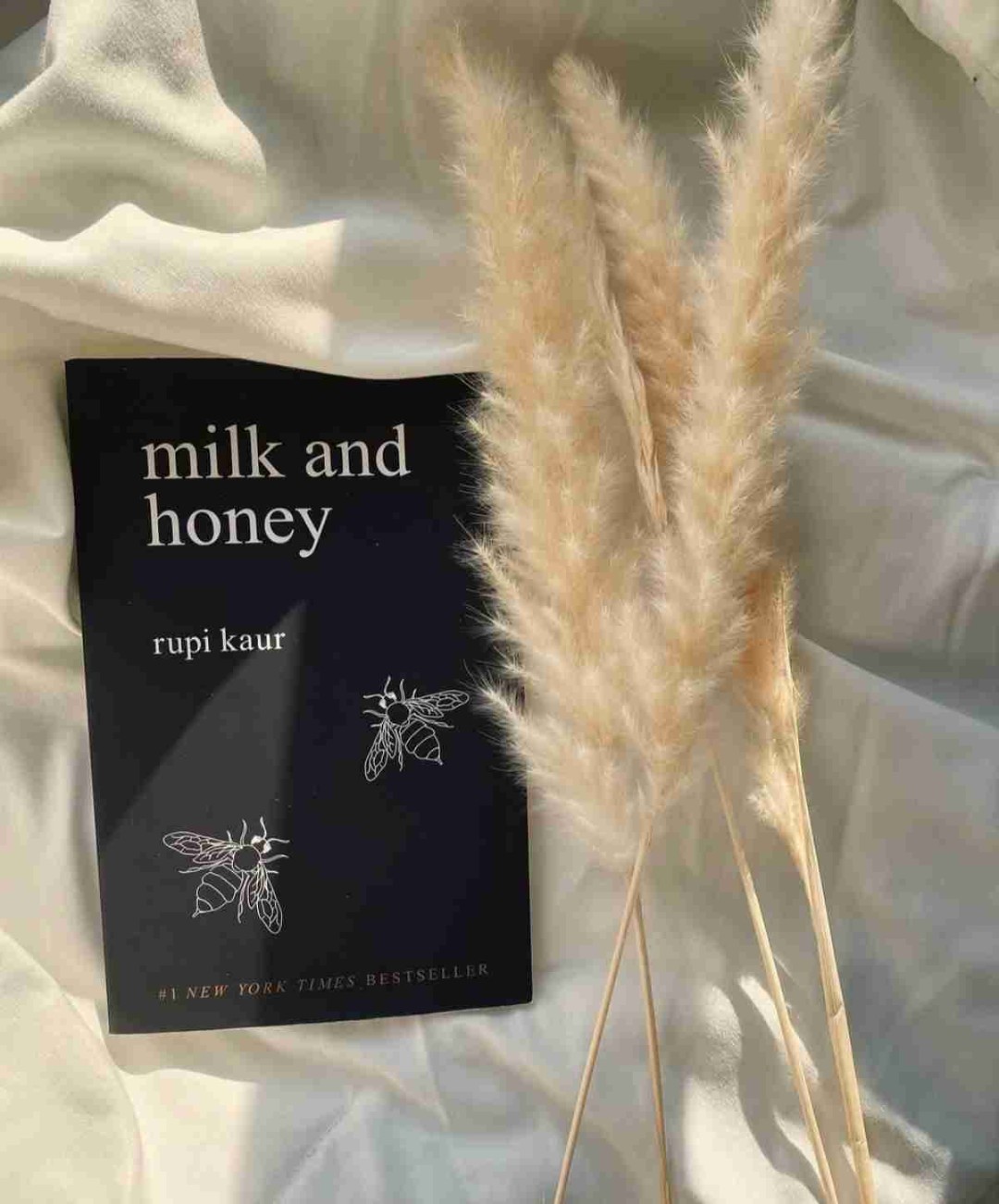 The poetry collection is divided into four sections, each addressing different stages of love, pain and growth. 🌿💔