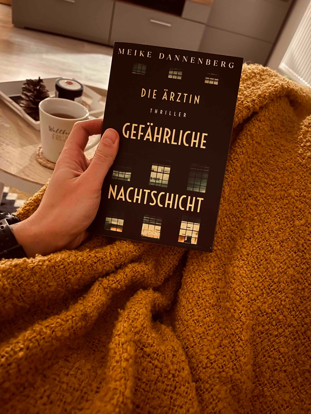 Sehr wichtiges Thema, welches meiner Meinung nach perfekt als Thriller verpackt wurde!
Absolute Leseempfehlung‘