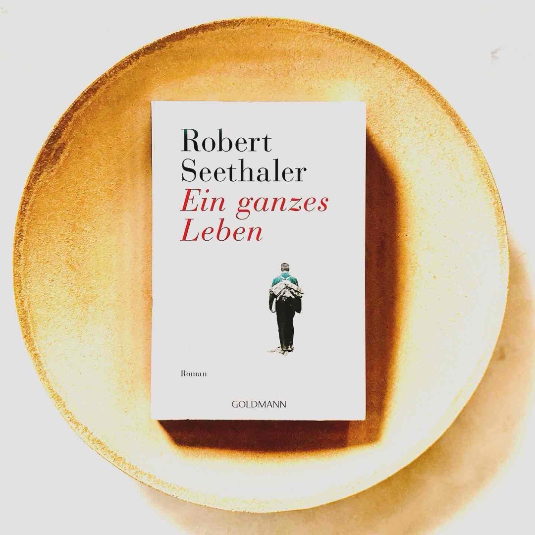 Große Leseempfehlung! Ein Buch, das staunend, berührend, ergreifend und gefesselt zurücklässt. Seethaler hat hiermit ein Buch und eine Geschichte erschaffen, die in Erinnerung bleibt. 