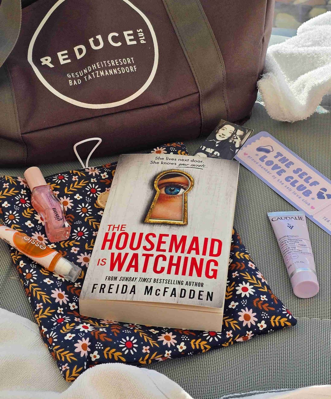 Das Ende der "Housemaid"-Serie spannte den Bogen toll über die gesamten 3 1/2 Bände (inkl. der Short Story) und ist wie immer sehr clever ausgearbeitet und spannend geschrieben. Der Plot Twist hat mich dieses Mal nicht so umgehauen, aber dennoch ein toller Thriller mit krassen Motiven und ausreichend Nervenkitzel! Freida McFadden liefert einfach immer 🤌🏻.