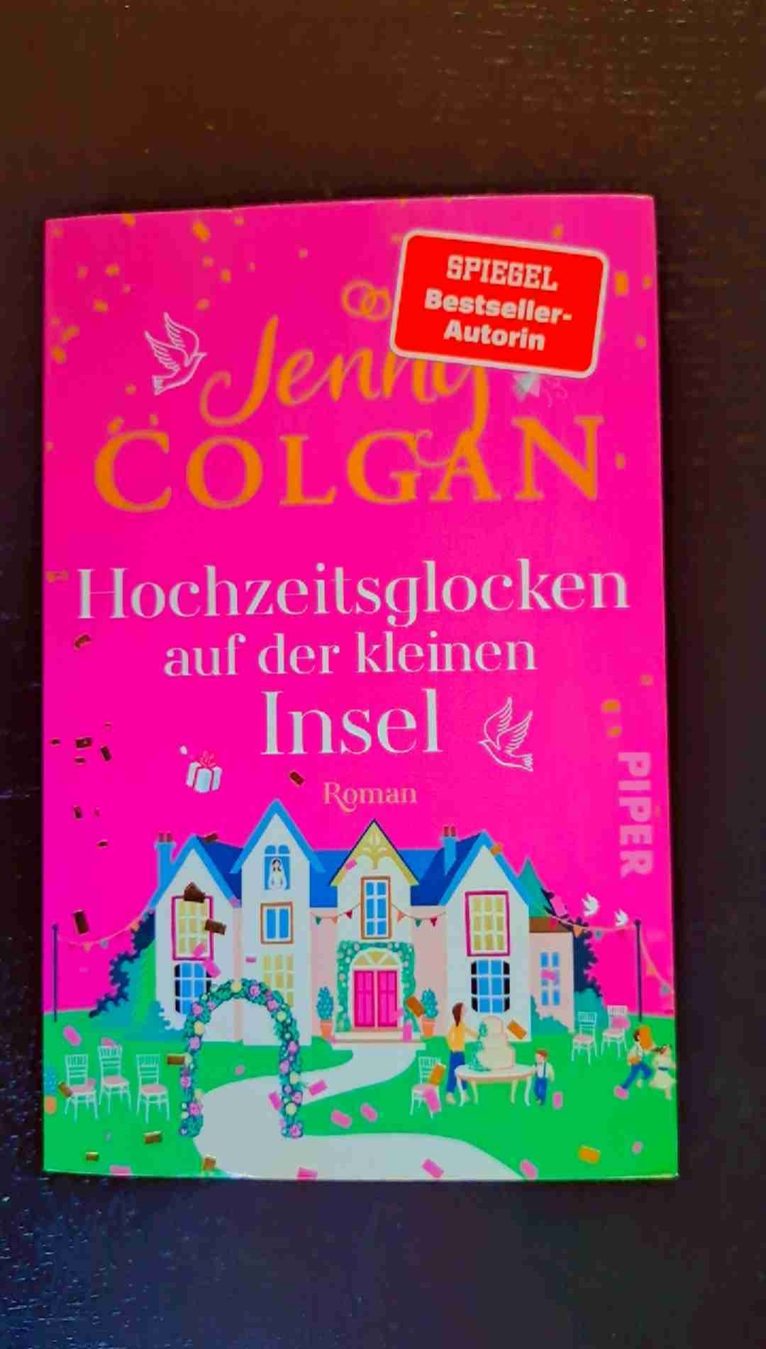 Süße Geschichte 😍
Es war eine lesenswerte Feel Good Geschichte die einen verzaubert.
Ab und zu hat es sich leider etwas gezogen aber die Beschreibung der Charaktere und der Insel Mure machen das fast wieder weg.
Ich freu mich auf den nächsten lesegenuss 🥰