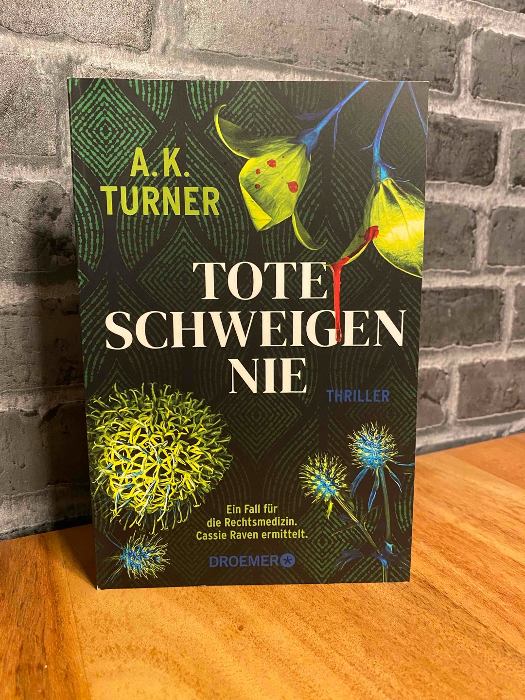 Starke Story mit Details aus der Forensik und einer absolut tollen Protagonistin. Gerne mehr davon!