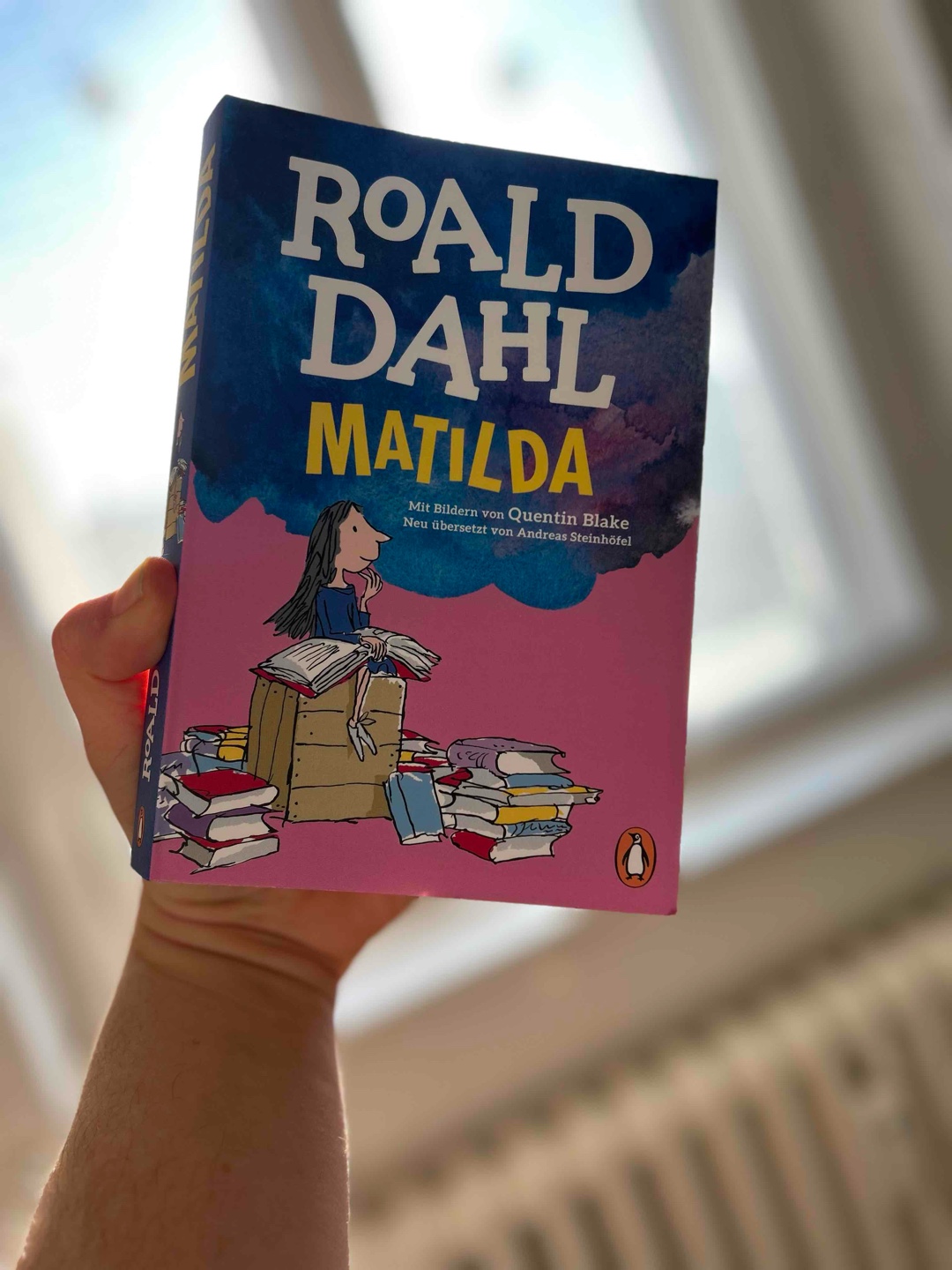 Tolle, lustige aber auch nachdenklich stimmende Geschichte. Ich habe Matilda das erste Mal gelesen und bin beeindruckt!