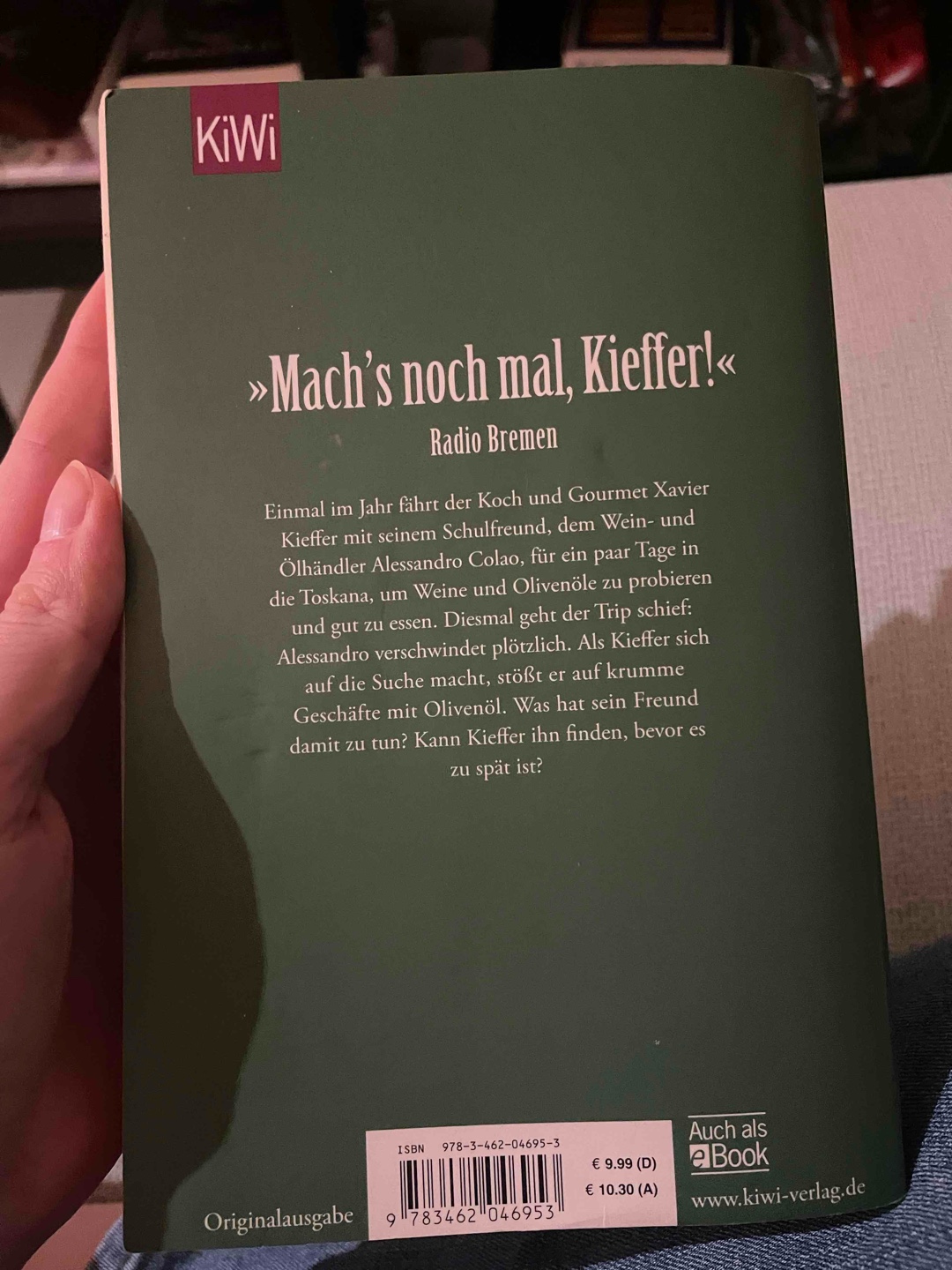 Ein Krimi, der nicht weh tut, einem aber auch nicht viel gibt. Mir waren die Charaktere zu unausgereift und auch die Story um die Olivenölmafia ist jetzt nicht super innovativ.