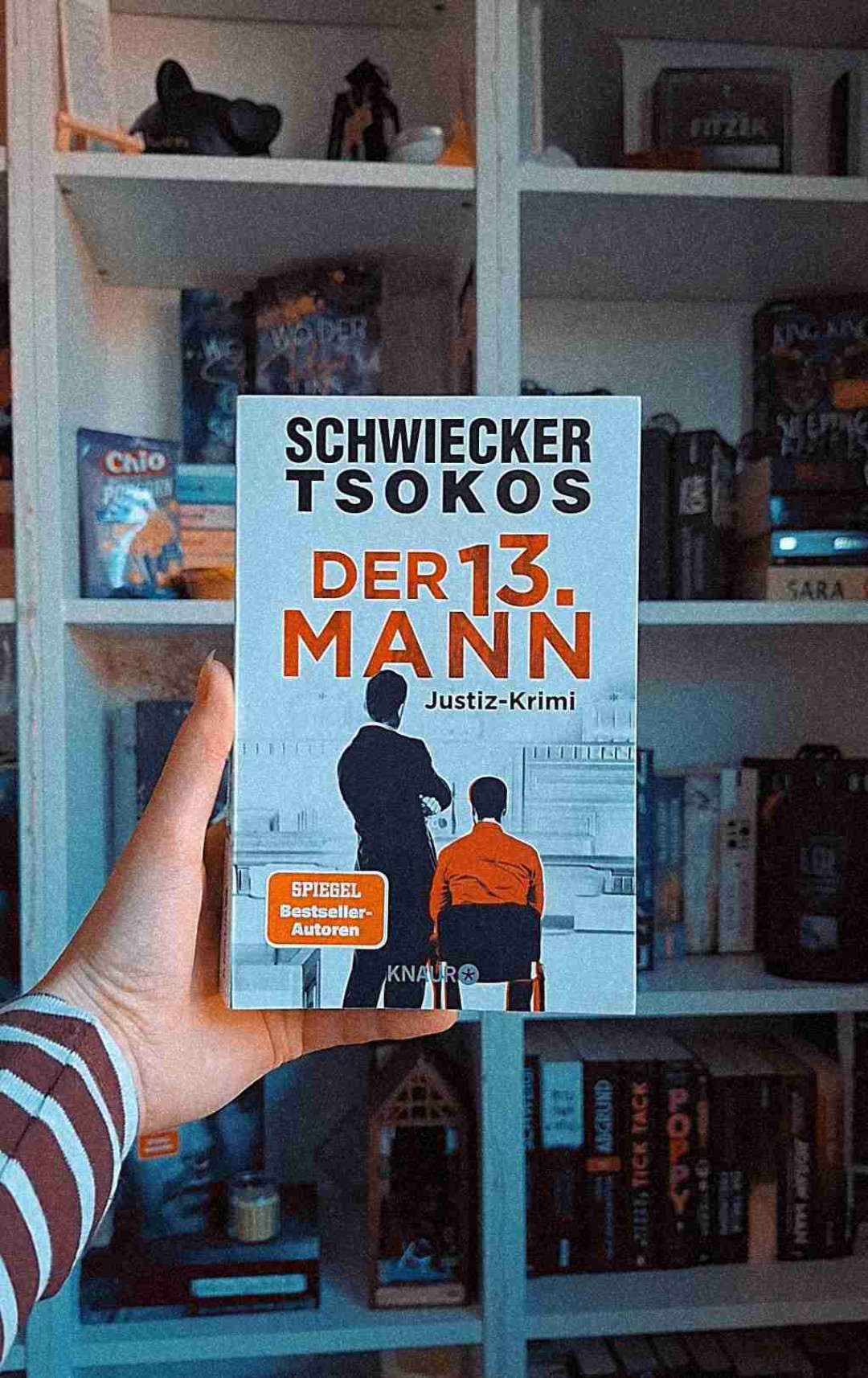 Auch der 2 Band hat mir wieder sehr gut gefallen, informativ, spannend, nervenaufreibend und wie immer sehr sehr verzwickt 🤯