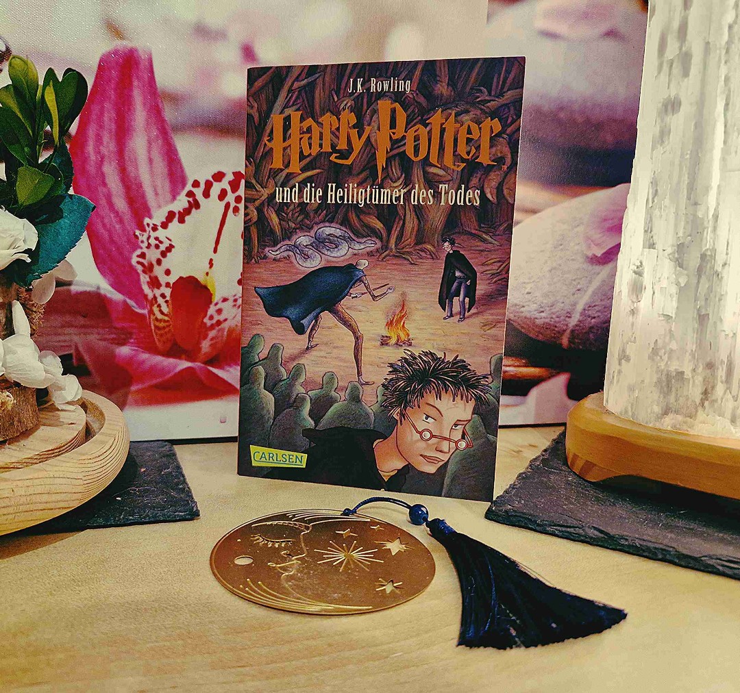 »Nach all dieser Zeit?«
»Immer«, sagte Snape.
✨️✨️✨️✨️✨️✨️✨️✨️