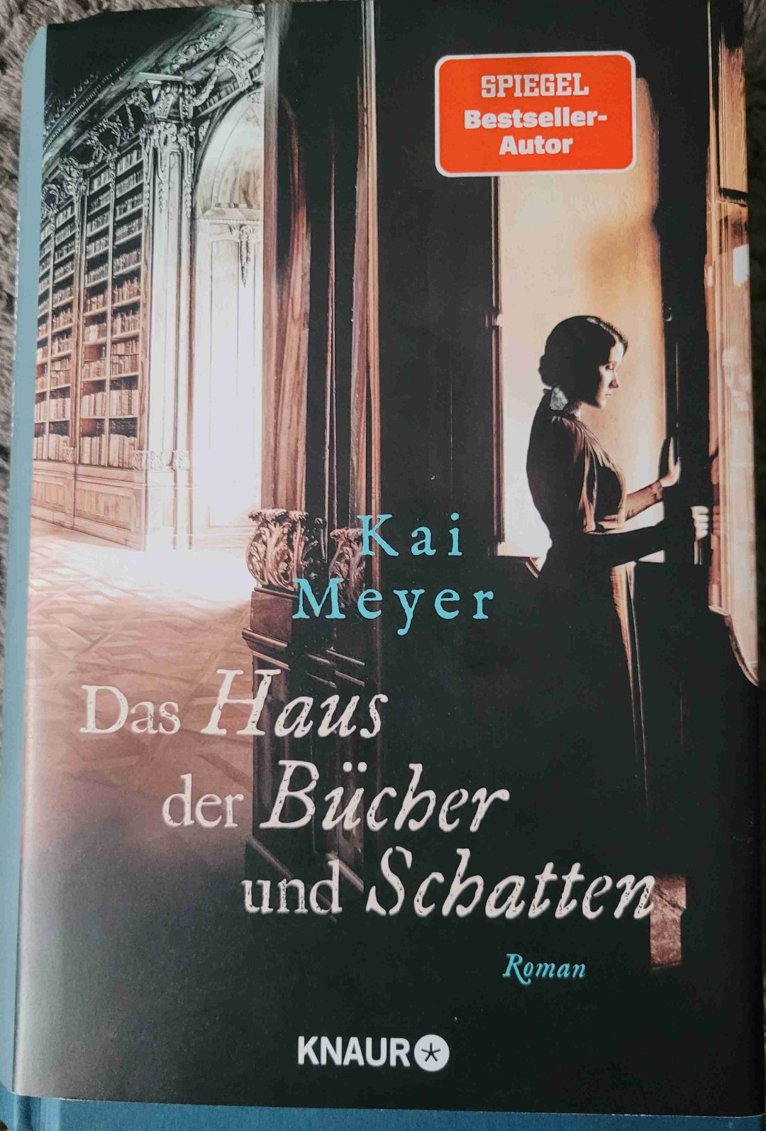 Für mich ganz klar 5 Sterne für das neue Buch von Kai Meyer .Ich konnte das Buch kaum aus der Hand legen, so spannend war es.