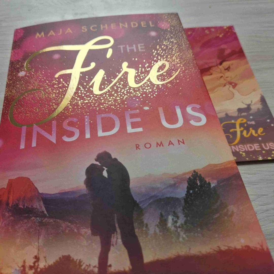 >I seem to like fighting fire...
That's what I've dine all this time..
But your head next to mine..
Feels like something good<
The fire inside us by @lifelikecharlie