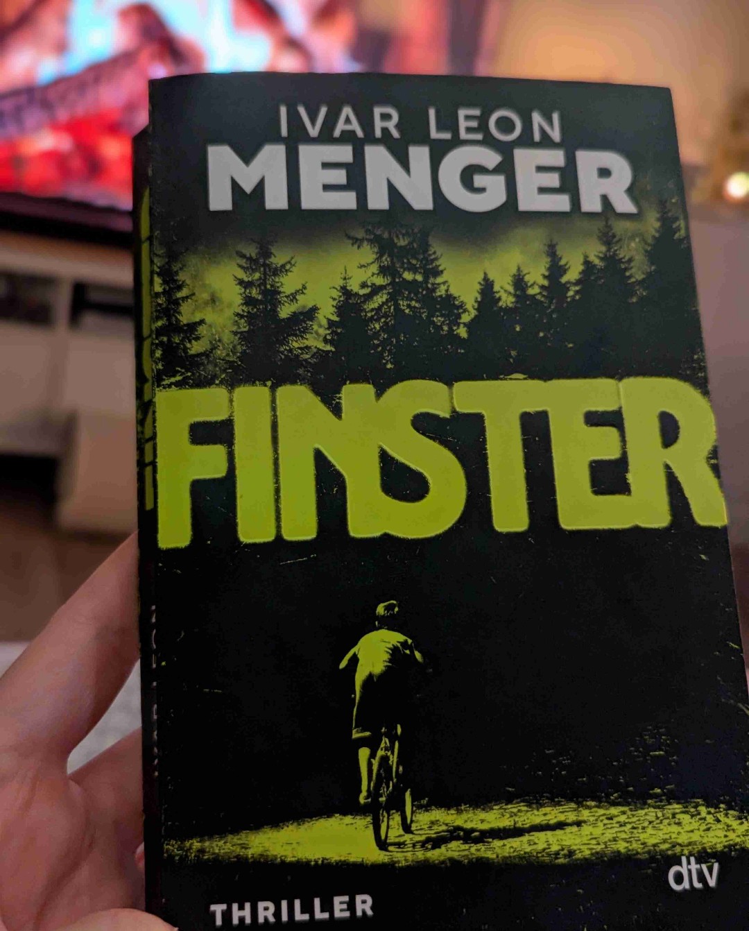 Gute Story. Kurze Kapitel . Vielleicht etwas zu viele Protagonisten. 