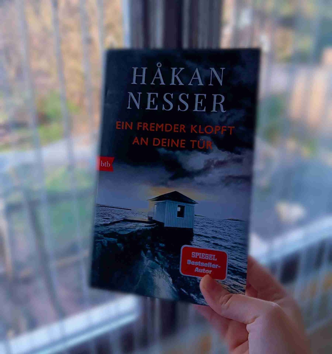 Der Autor konnte mich mal wieder nicht überzeugen, das ist bereits mein zweites Buch von diesem Autor, und mir hat es mal wieder leider nicht gefallen, mir gefällt die Schreibweise irgendwie nicht.