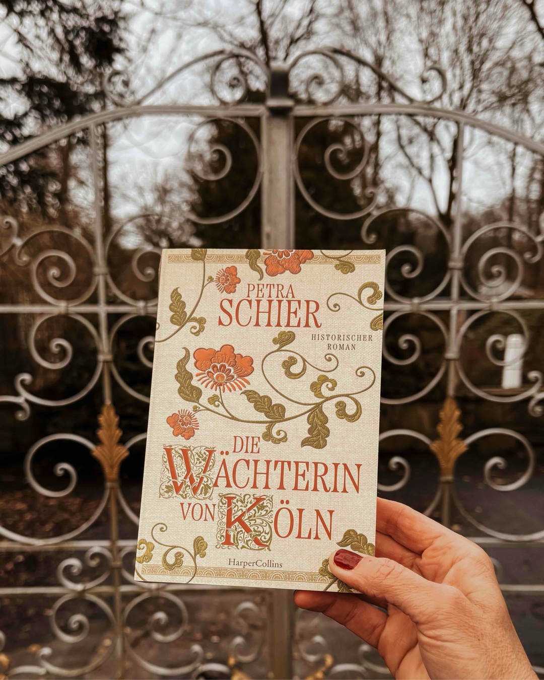 Tolle Idee, aber zu viele Genres und Figuren nehmen der Geschichte die Tiefe und Spannung.