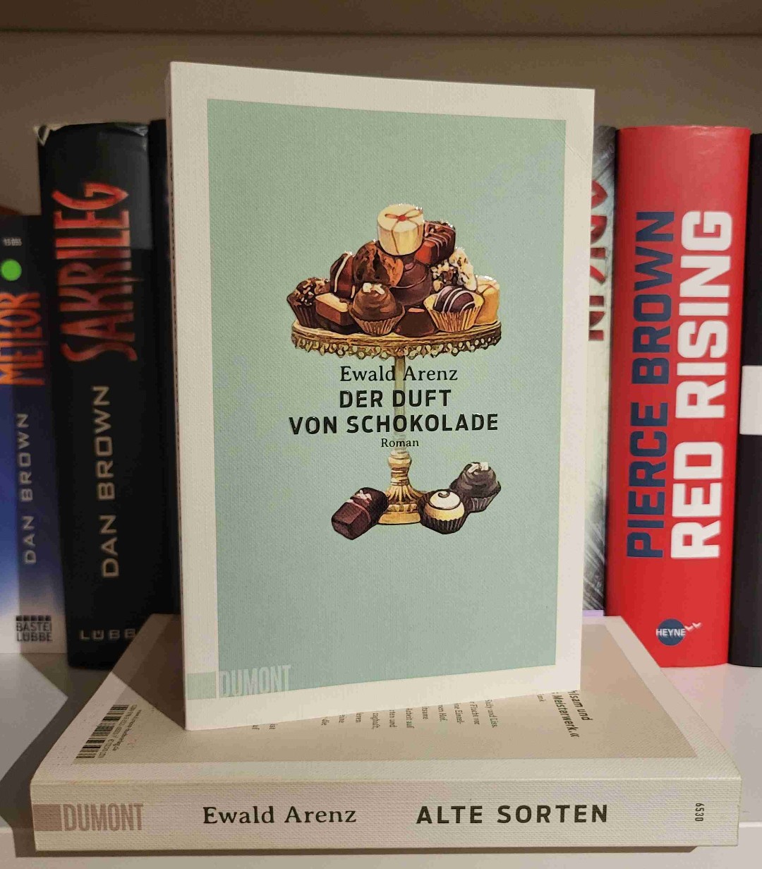 🍫🍫🍫🍫🍫🍫🍫🍫🍫🍫🍫🍫🍫🍫🍫🍫

Bereits "Alte Sorten" hat mich tief berührt. Die Fähigkeit des Autors Emotionen zu wecken, ist unvergleichlich! In diesem Buch sind es vor allem die vielen Gerüche, die geradezu aus dem Buch aufsteigen. Ein Genuss bis zum Schluss.

🍫🍫🍫🍫🍫🍫🍫🍫🍫🍫🍫🍫🍫🍫🍫🍫