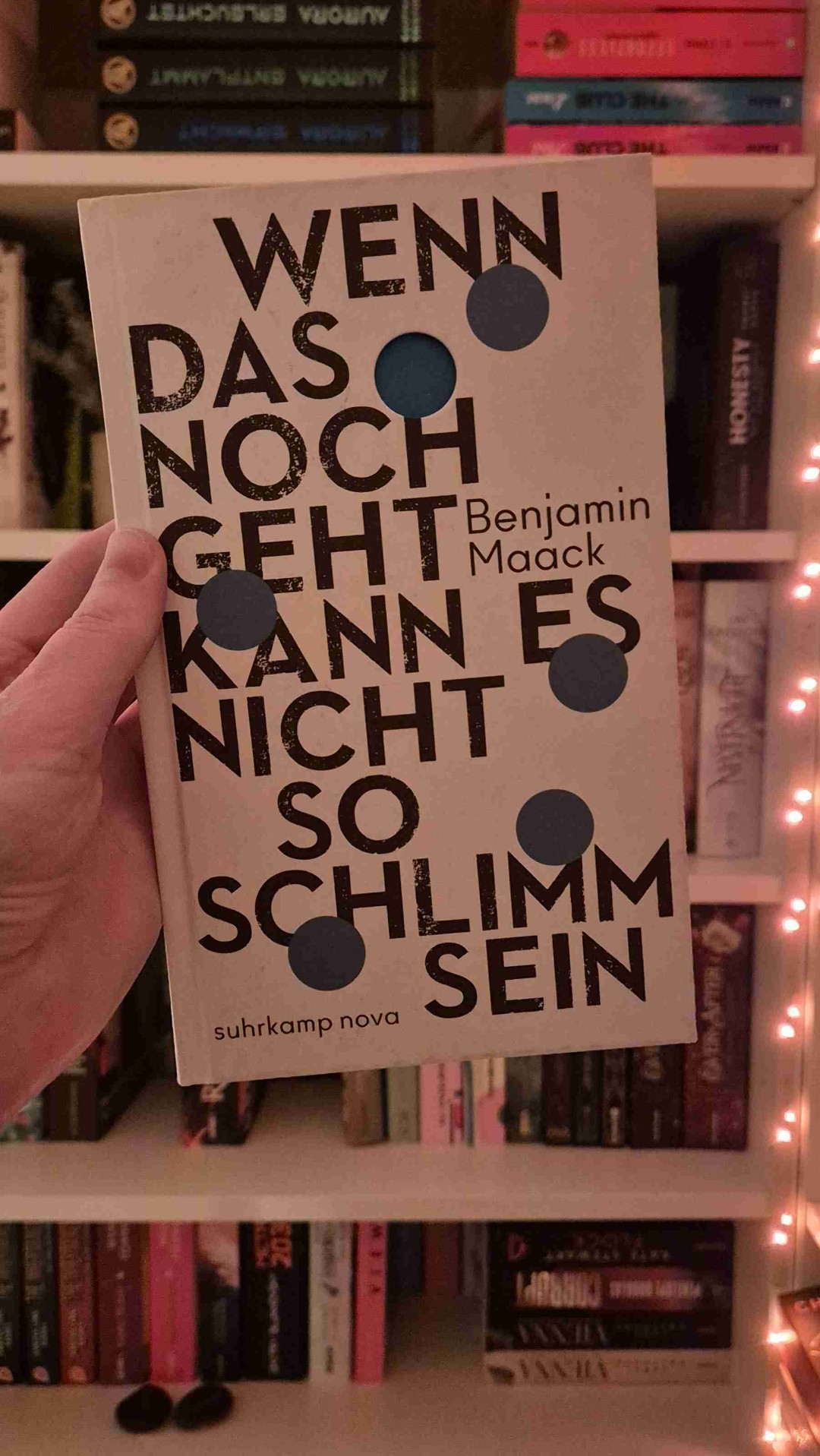 Sehr originell umgesetzt. Man bekommt einen Einblick davon, wie sich Mensch mit Depressionen fühlen.