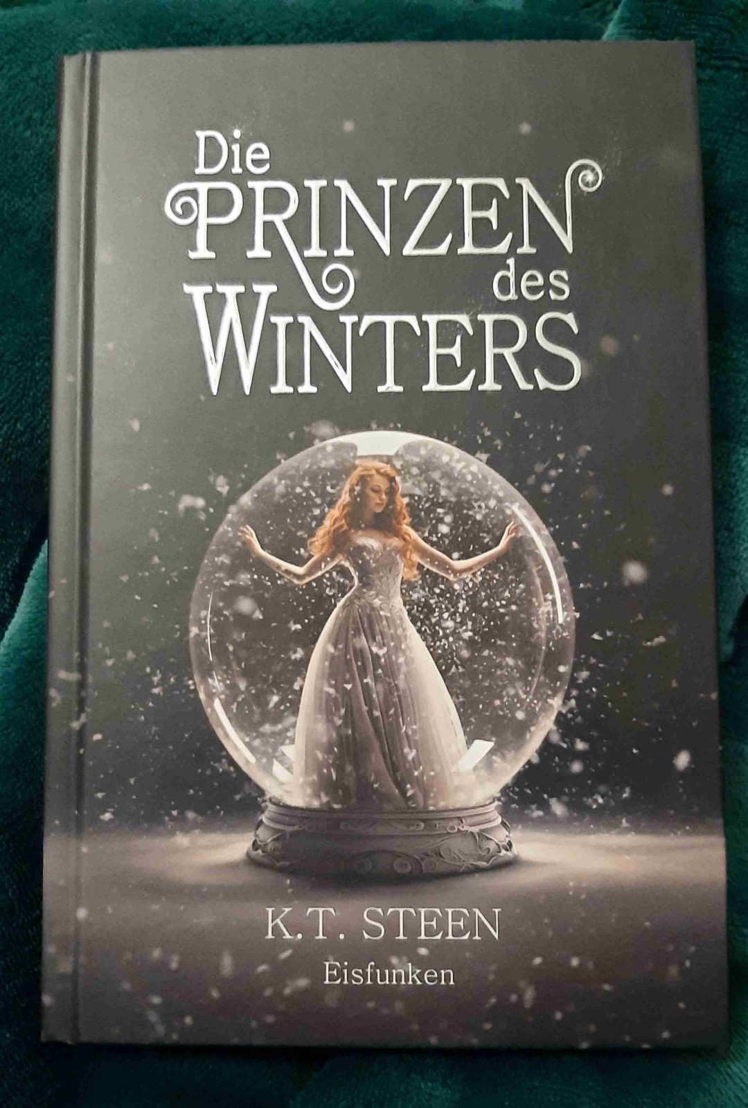 Wieder ein mega tolles Buch von K.T.Steen
Ich kann es kaum erwarten den nächsten Band zu lesen. 💜💜