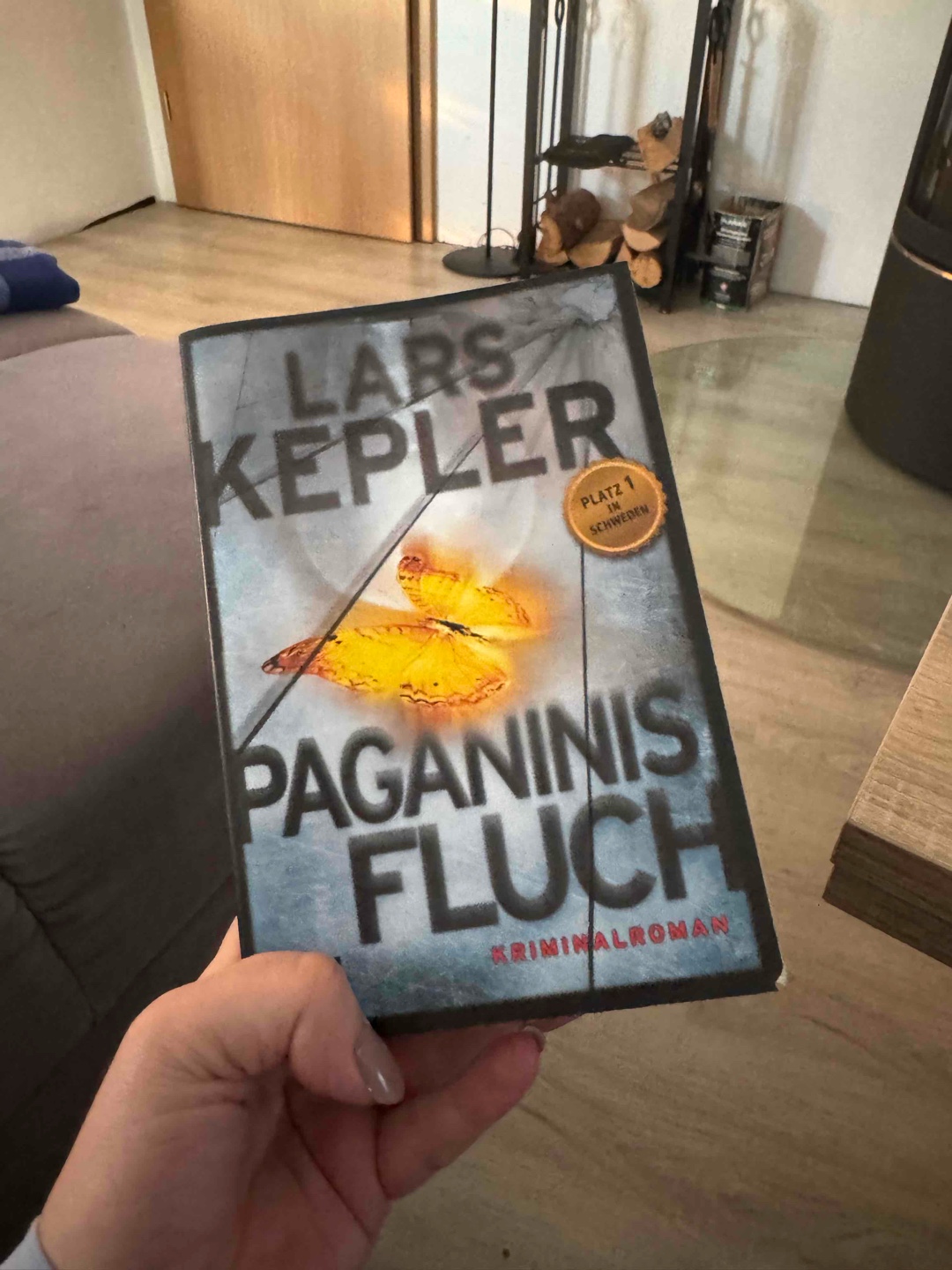 Wirklich gelungene Story die sich sehr gut wegliest! Spannend bis zum Schluss ohne dass die Protagonisten langweilen