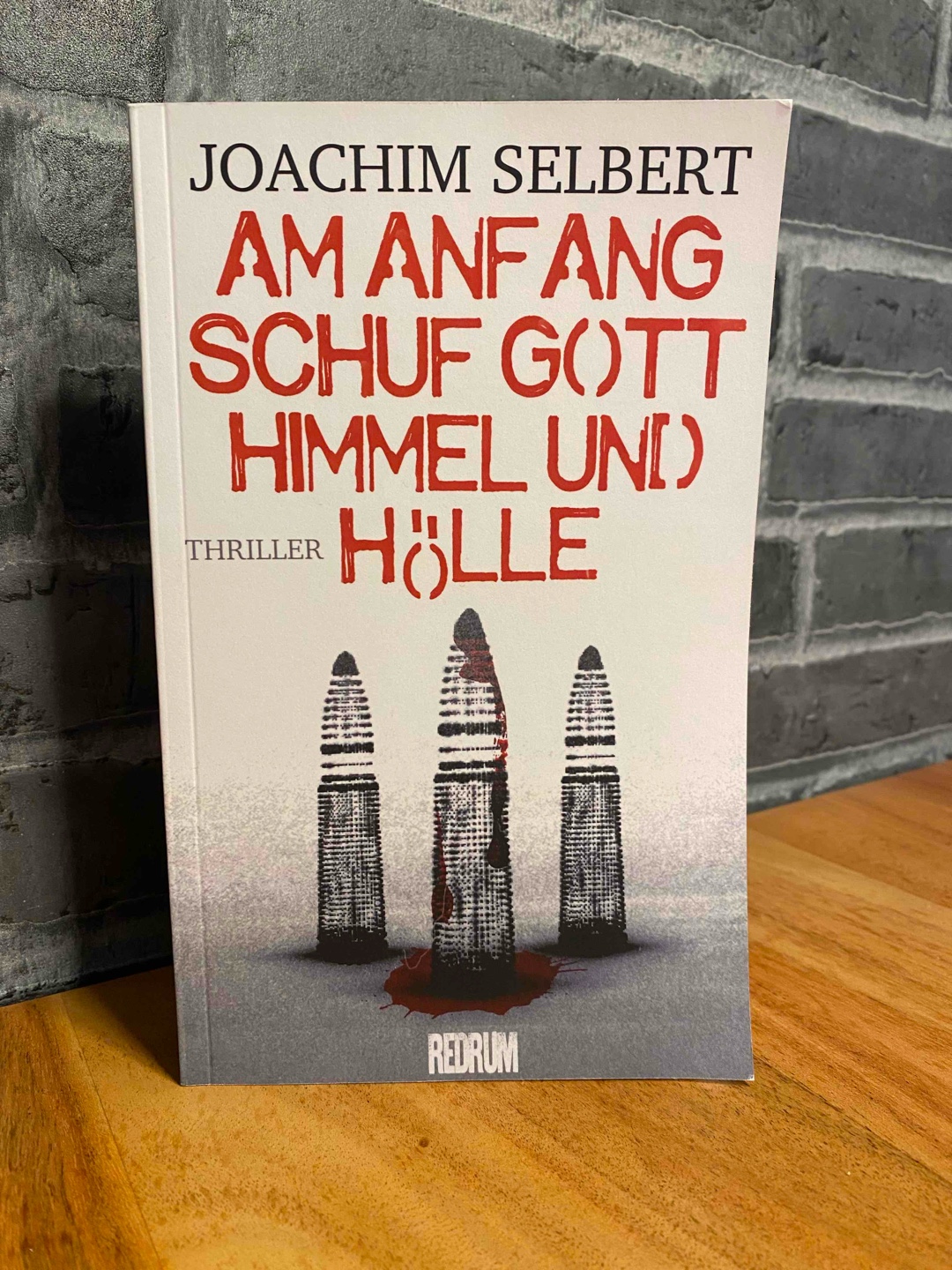 Verstörend, ekelerregend, spannend, schonungslos und brutal! Top Thriller für Leser mit starken Nerven.