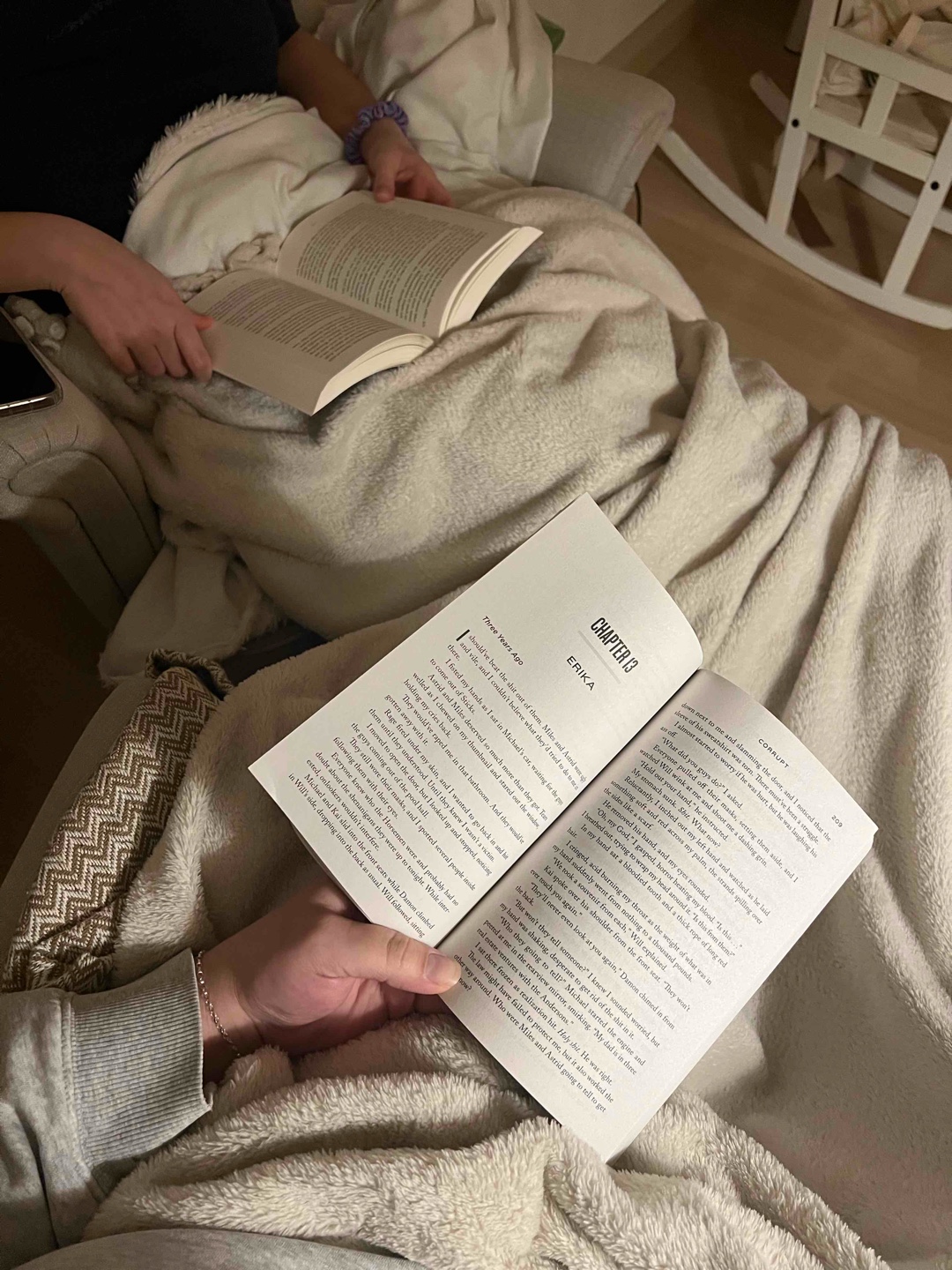 Teilweise hab ich mich echt gefragt was ich da gerade lese… aber irgendwie will ich auch weiterlesen also war es ganz gut