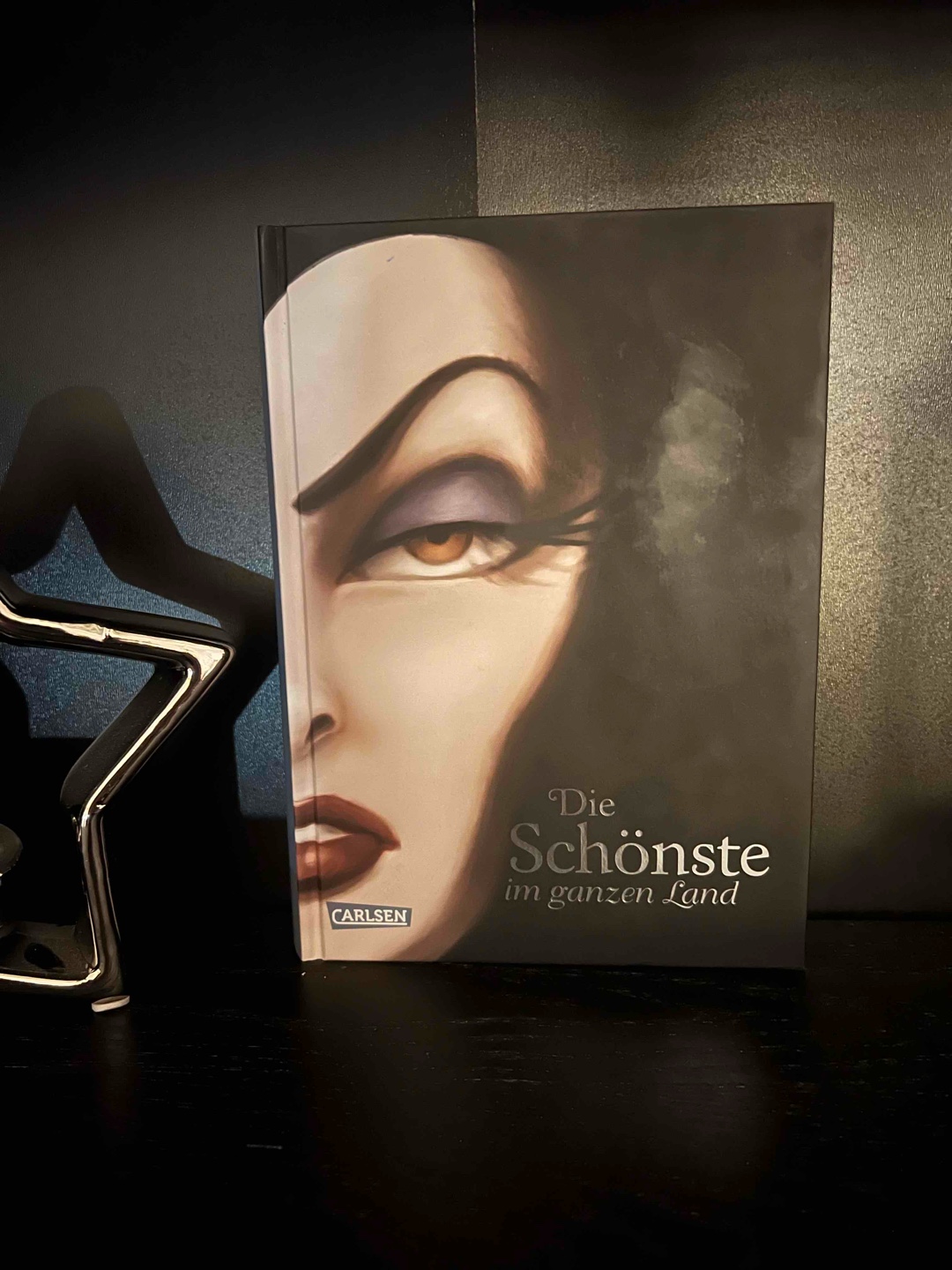 Eine grossartige Geschichte der bösen Königin !