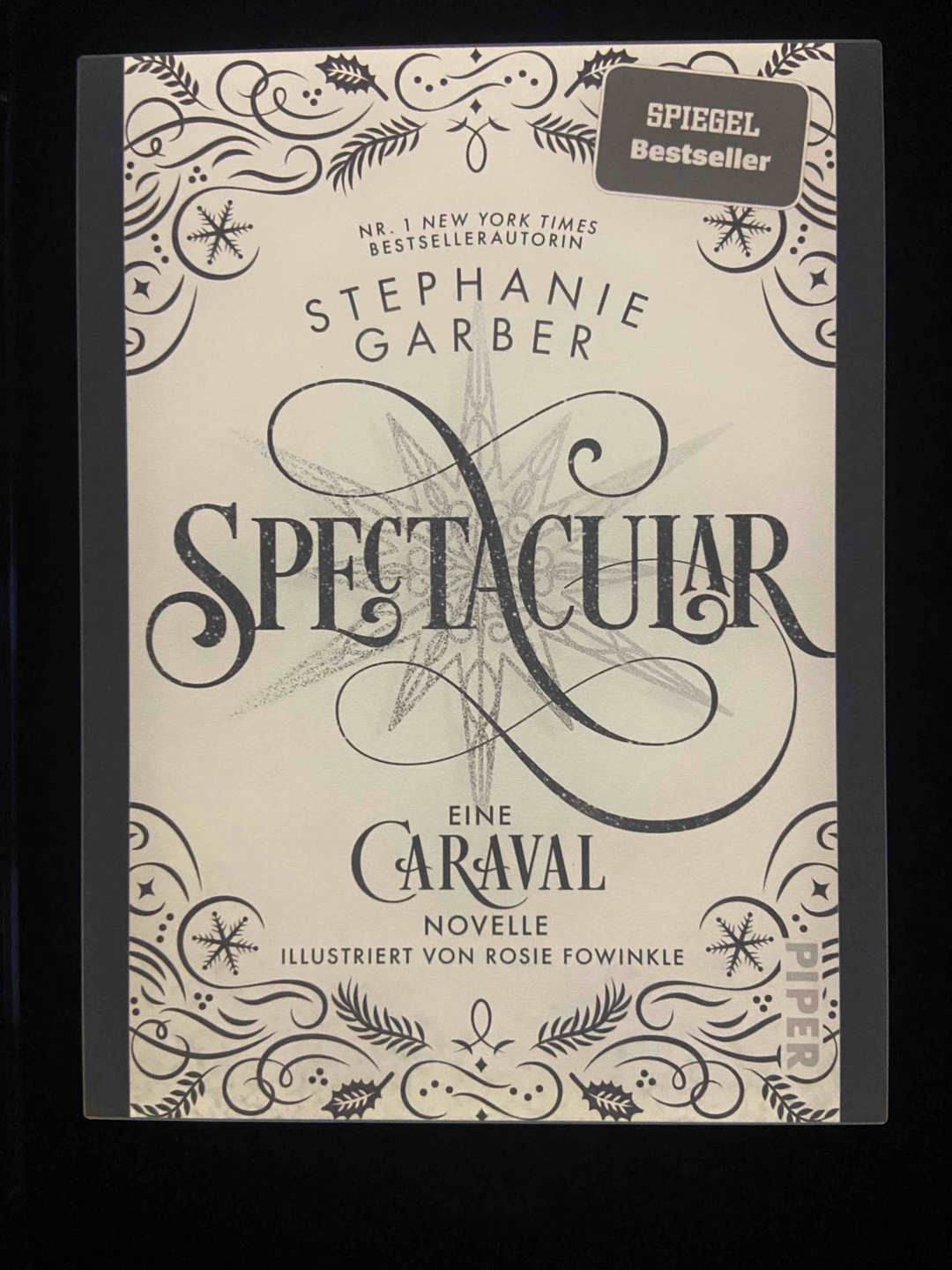 #2025/7
Spectacular - Caraval ❄️