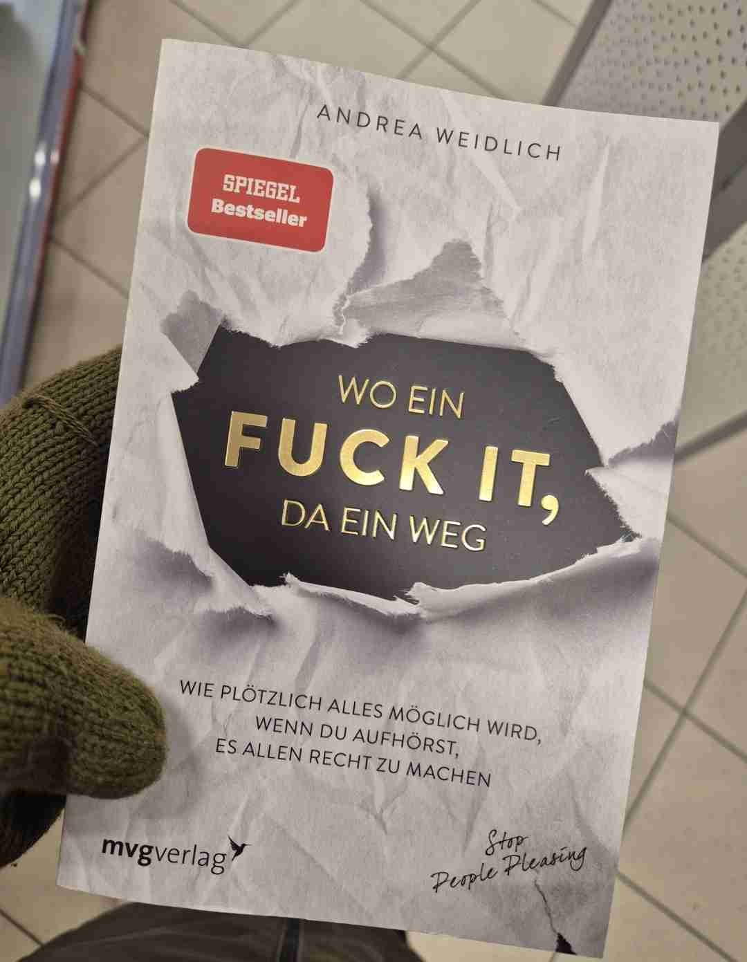 Für mich eines der besten "Therapie-Bücher" :)Alle wichtigen Botschaften zur Selbstreflektion und Selbsterkenntnis findet man zwischen den Zeilen.