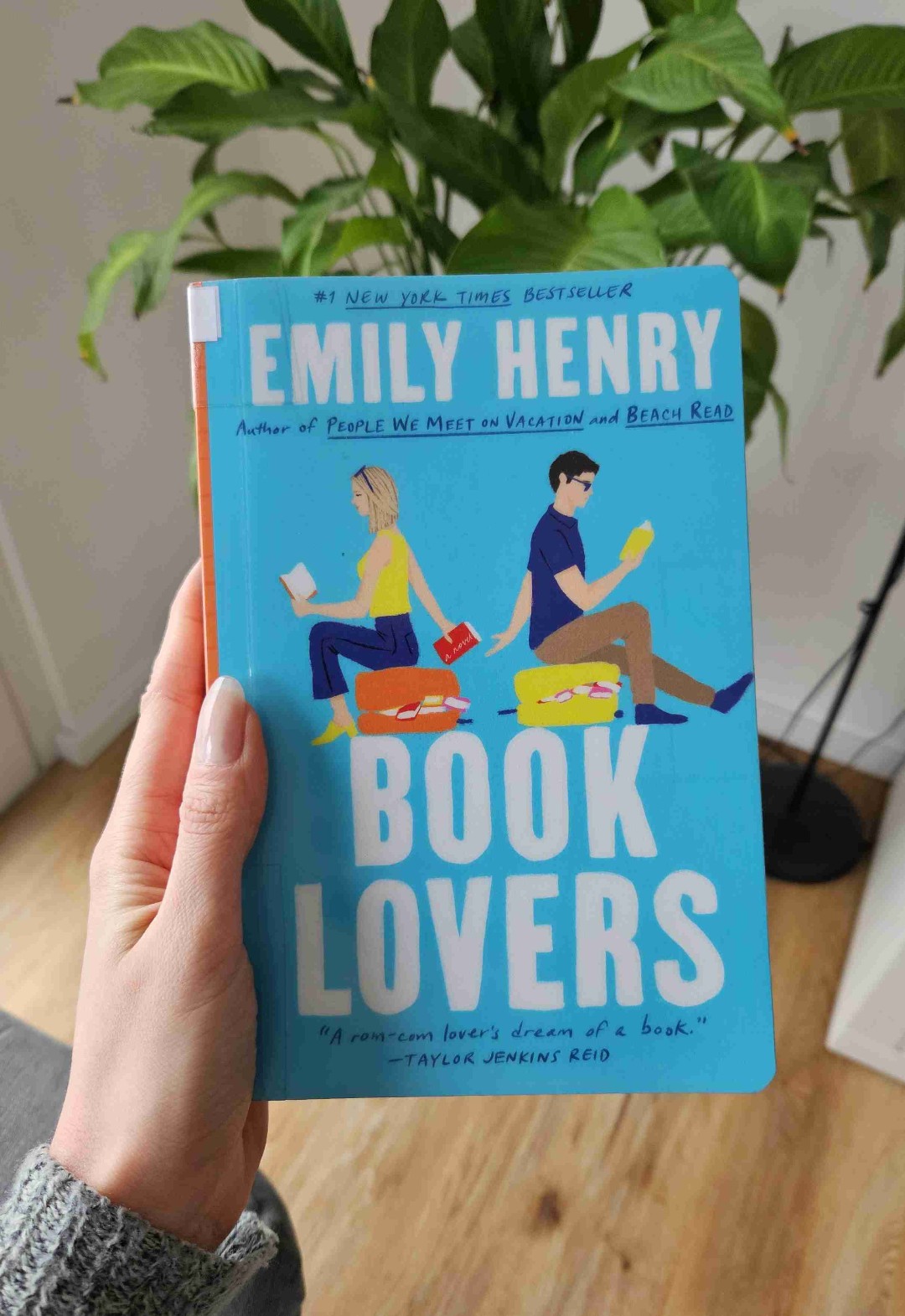 Einfach eine tolle Liebesgeschichte. Nicht zu viel spice. Die Protagonist:innen sind einfach super. Ich hab dieses Buch wahnsinnig gerne gelesen.
