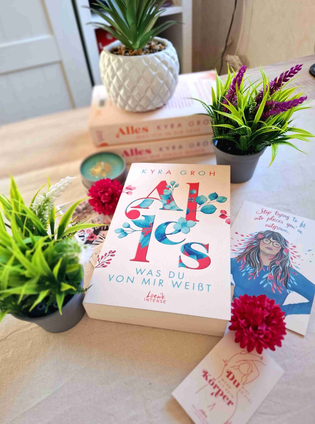 Dieses Buch ist für mich das Selfcare Buch schlechthin. Ein Bookboyfriend der Keime größere Green Flag sein kann und eine toughe Protagonistin die unser inneres Kind an die Hand nimmt und ei bisschen heilt.