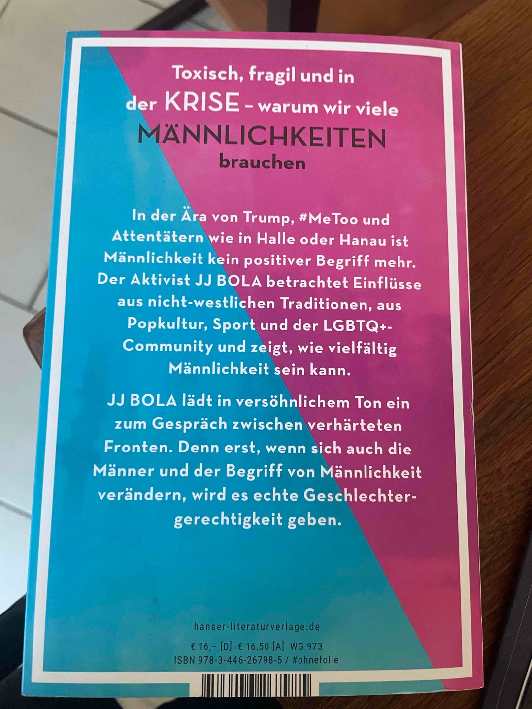 Dieses Buch hat mir nicht so viel gegeben. Die männliche Perspektive war interessant, aber es ist doch sehr an der Oberfläche geblieben.
