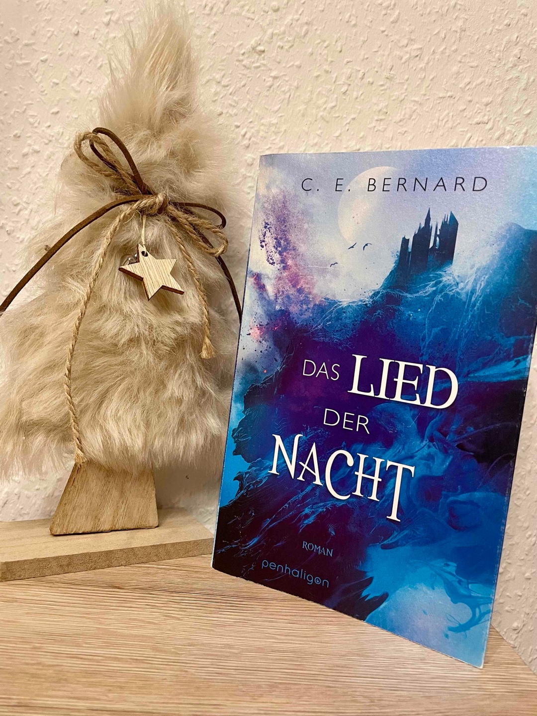 Spannung, düstere Wesen, Blut und Kampf
