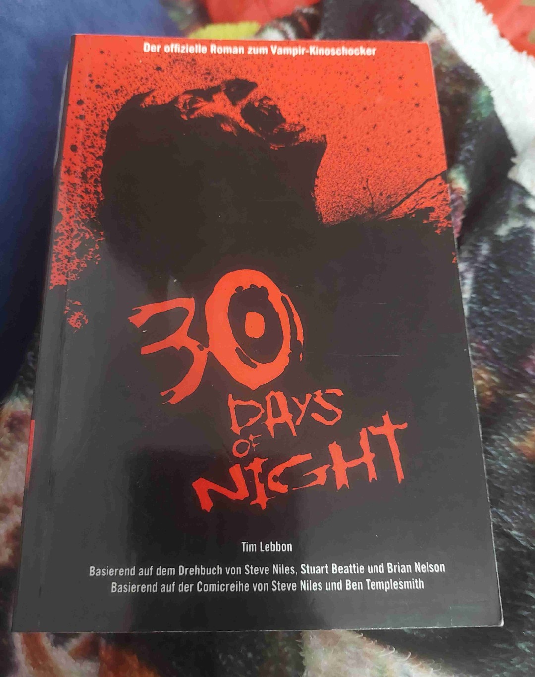 Das Buch ist genauso spannend und unheimlich wie der Film. Wer den Film mag, dem empfehle ich dieses Buch