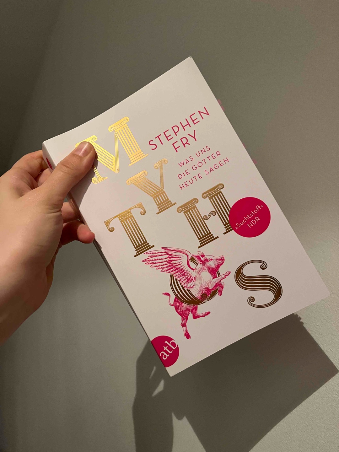 Ich bin ja kein großer Fan von Mythen und Sagen, aber: ich bin und bleibe großer Fan von Stephen Fry 🫶