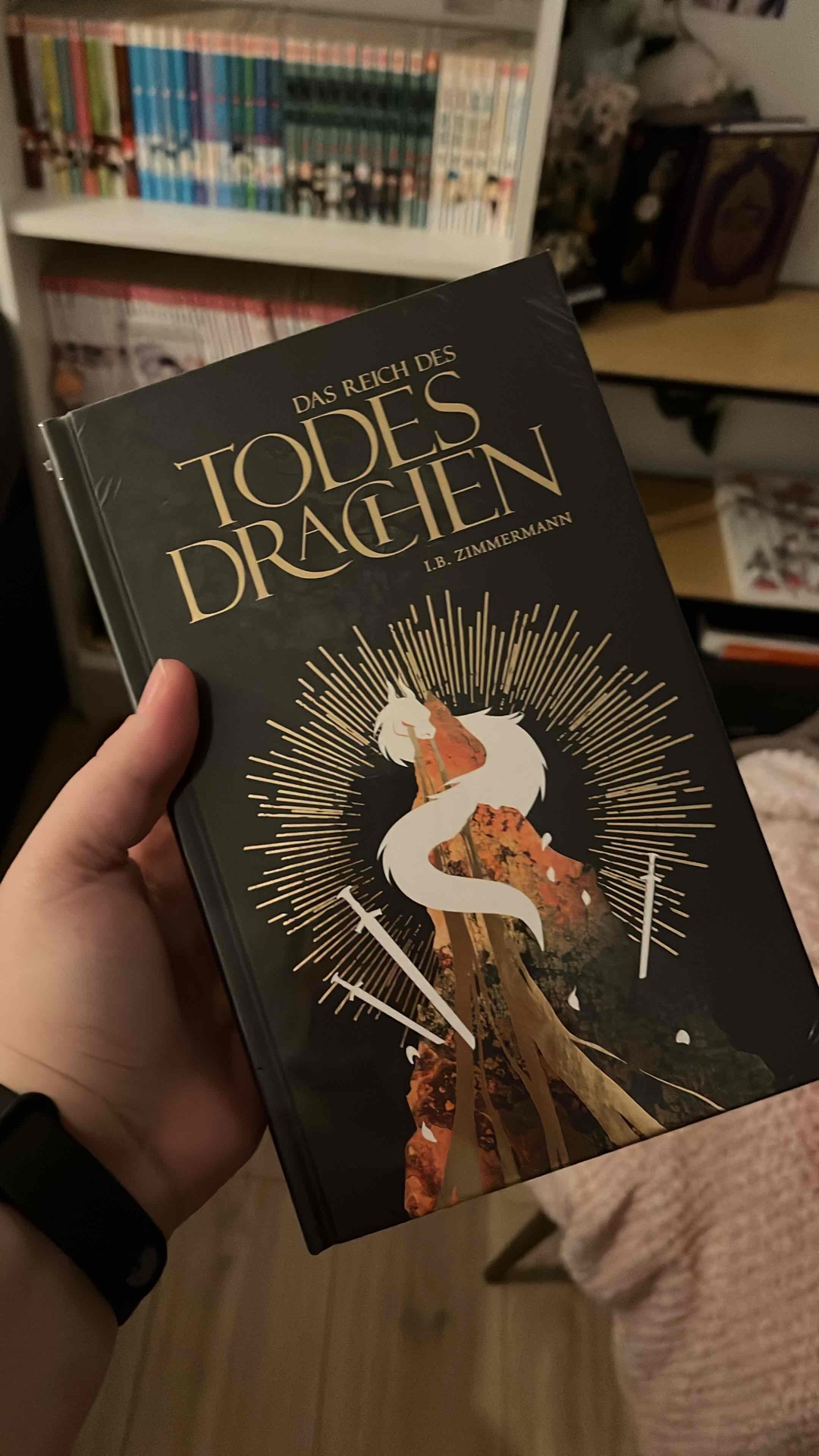 Ein Highfantasy Buch mit Drachen und tiefgründigen Chrakteren und viel Worldbulding