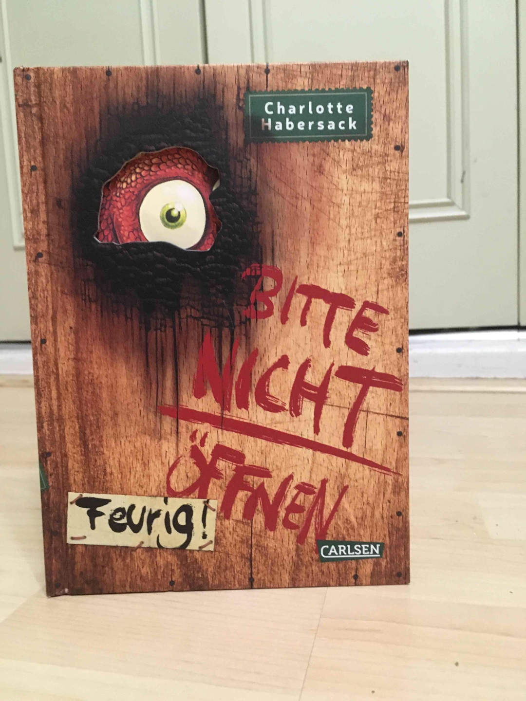 Wieder mal ein tolles Buch von: Charlotte Habersack. So cooles Buch. Ich fand das mit Empfänger an niemanden wo der Pfeffer wächst am A***h der ￼Welt. Meine Meinung: