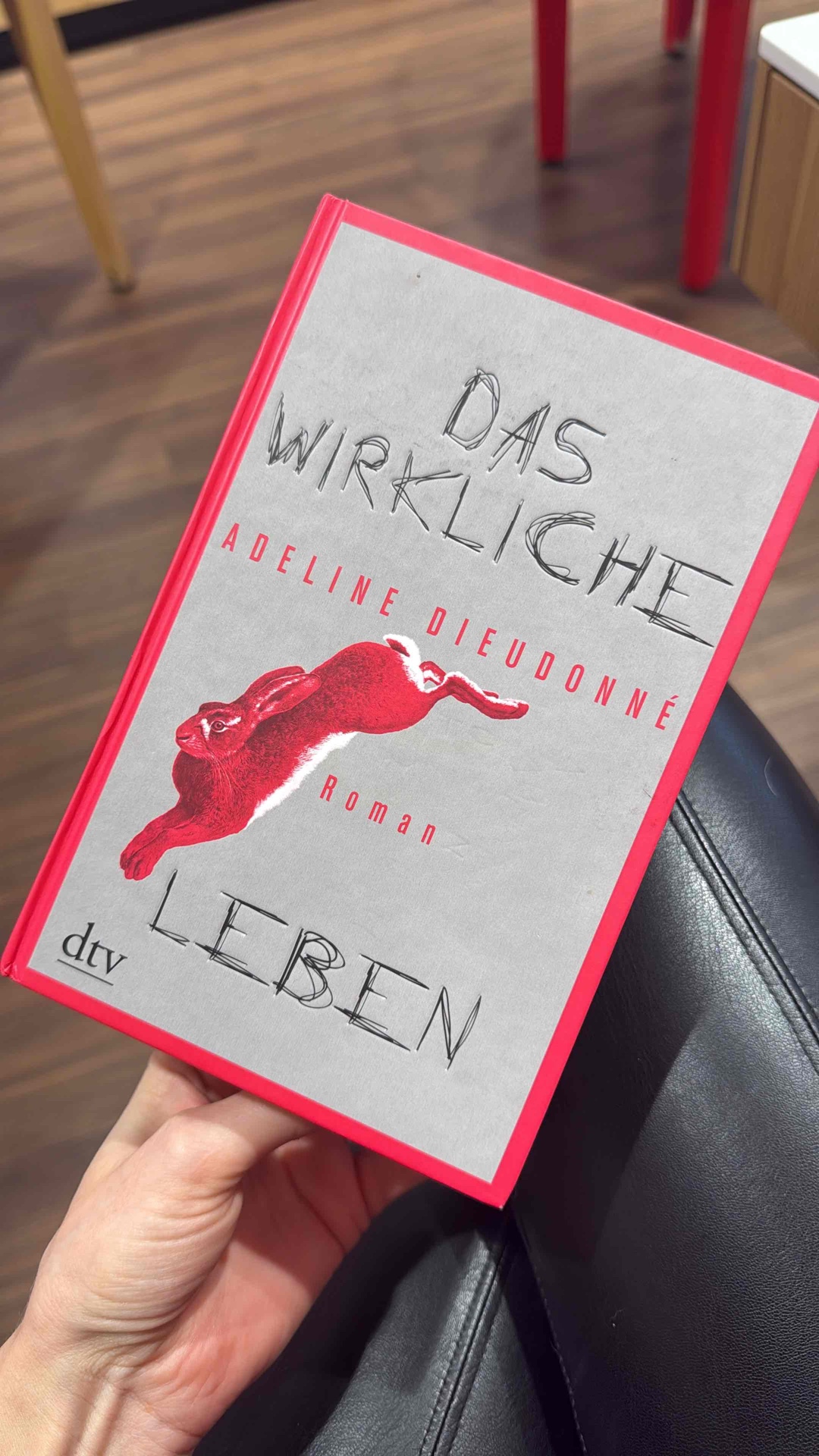 Fesselnd, Spannend und Erschreckend.