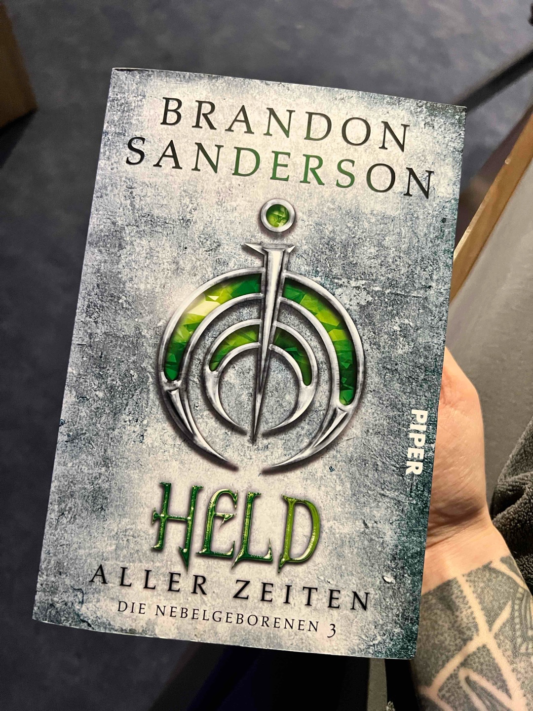 Leider bin ich der Held aller Zeiten 👋
