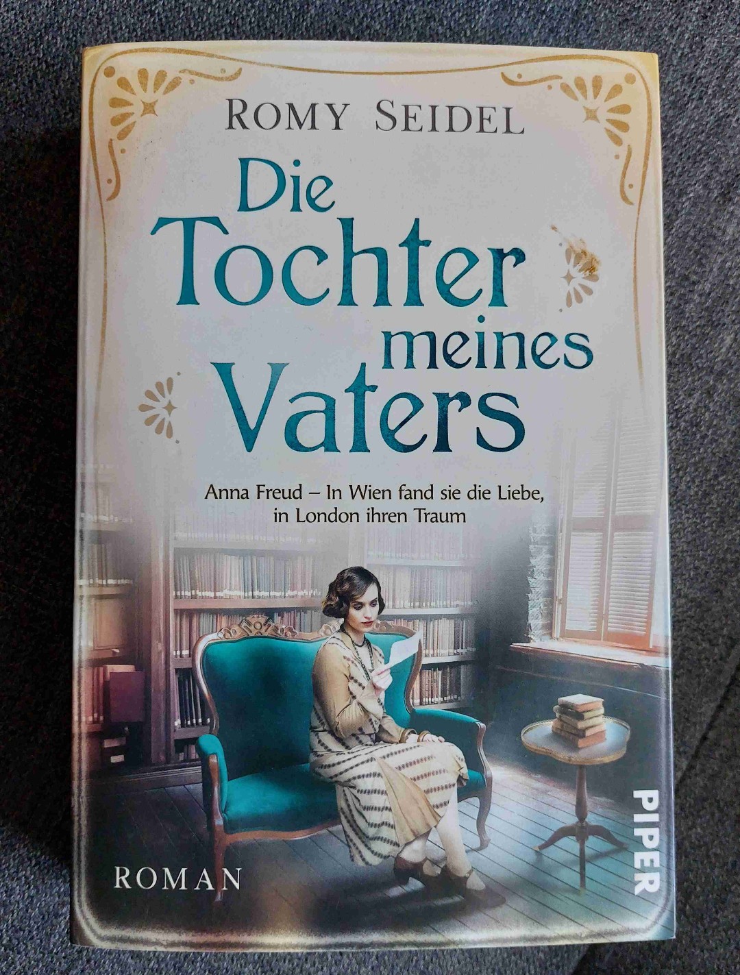 Interessante Geschichte über Anna Freud....sehr einfühlsam geschrieben