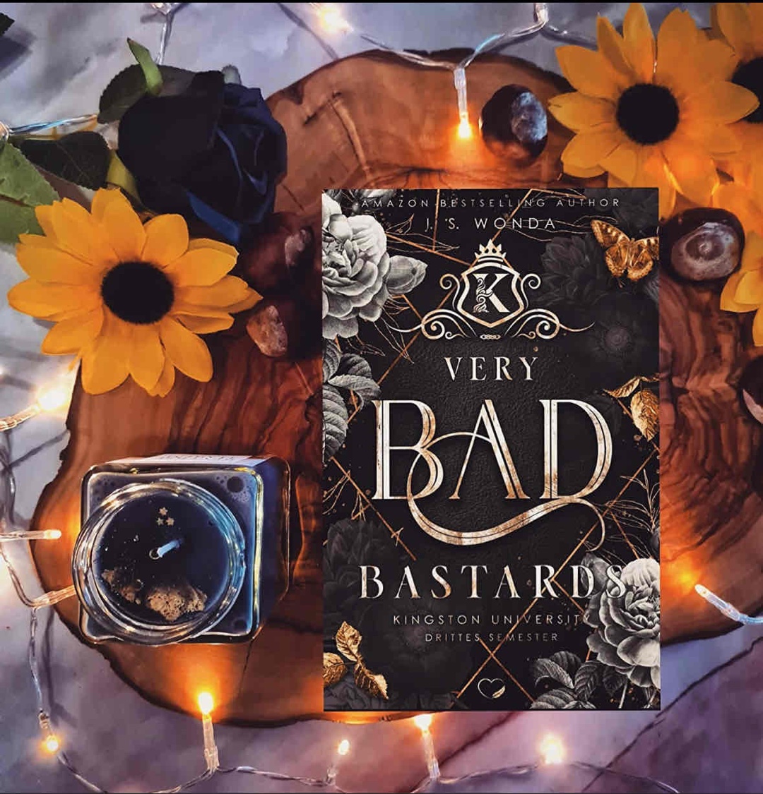 ✨Ich habe mich sehr auf den sechsten Band gefreut, doch leider muss ich sagen, dass dieses Buch für mich das bislang schwächste der Reihe ist. Es hat mich nicht so mitgerissen, wie ich es von den vorherigen Teilen gewohnt war, und hinterlässt bei mir ein Gefühl der Enttäuschung.✨