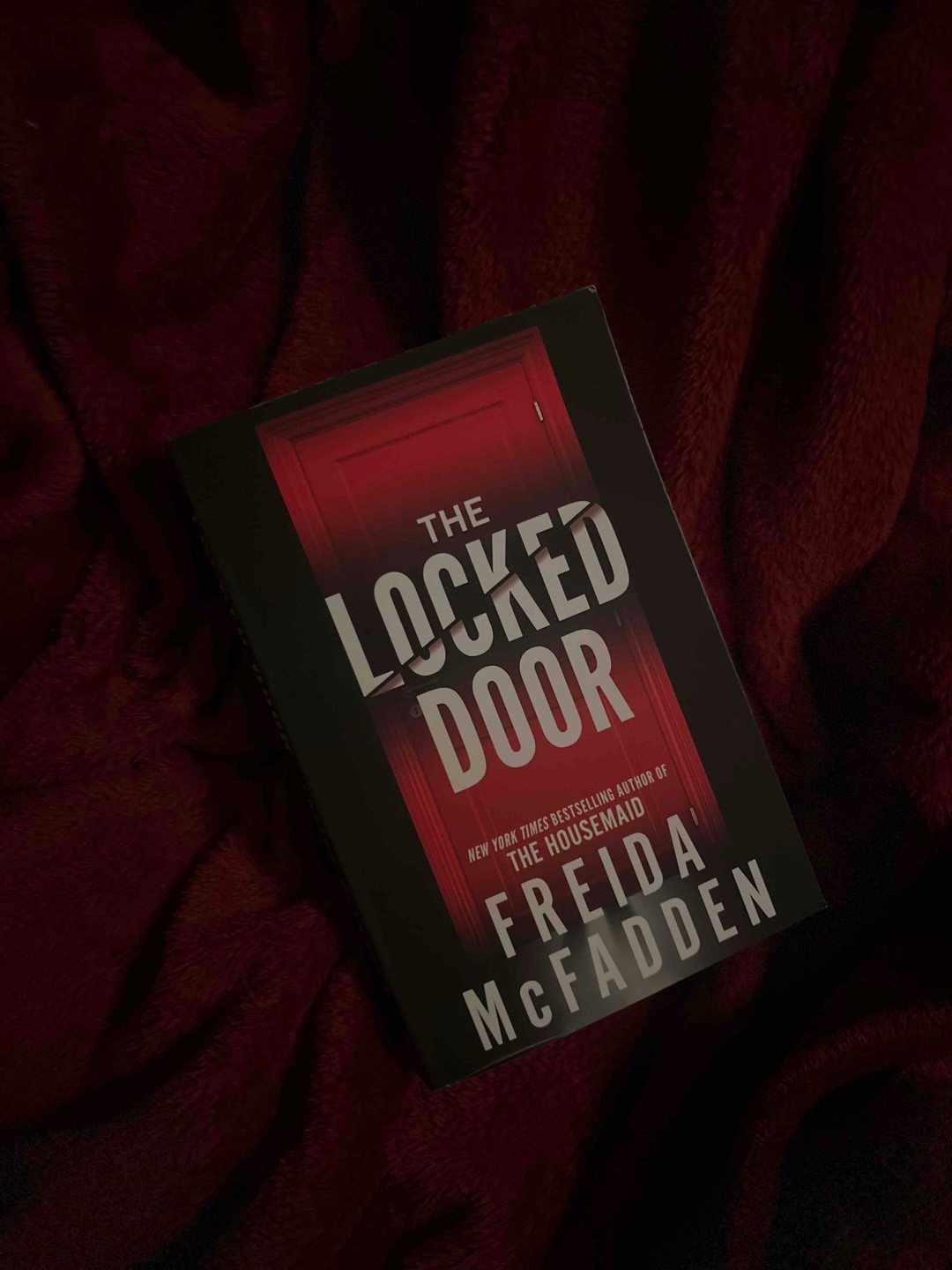 I LOVED that book! Even when I predicted the whole plot haha But I need MORE answers uggghhhh!!!